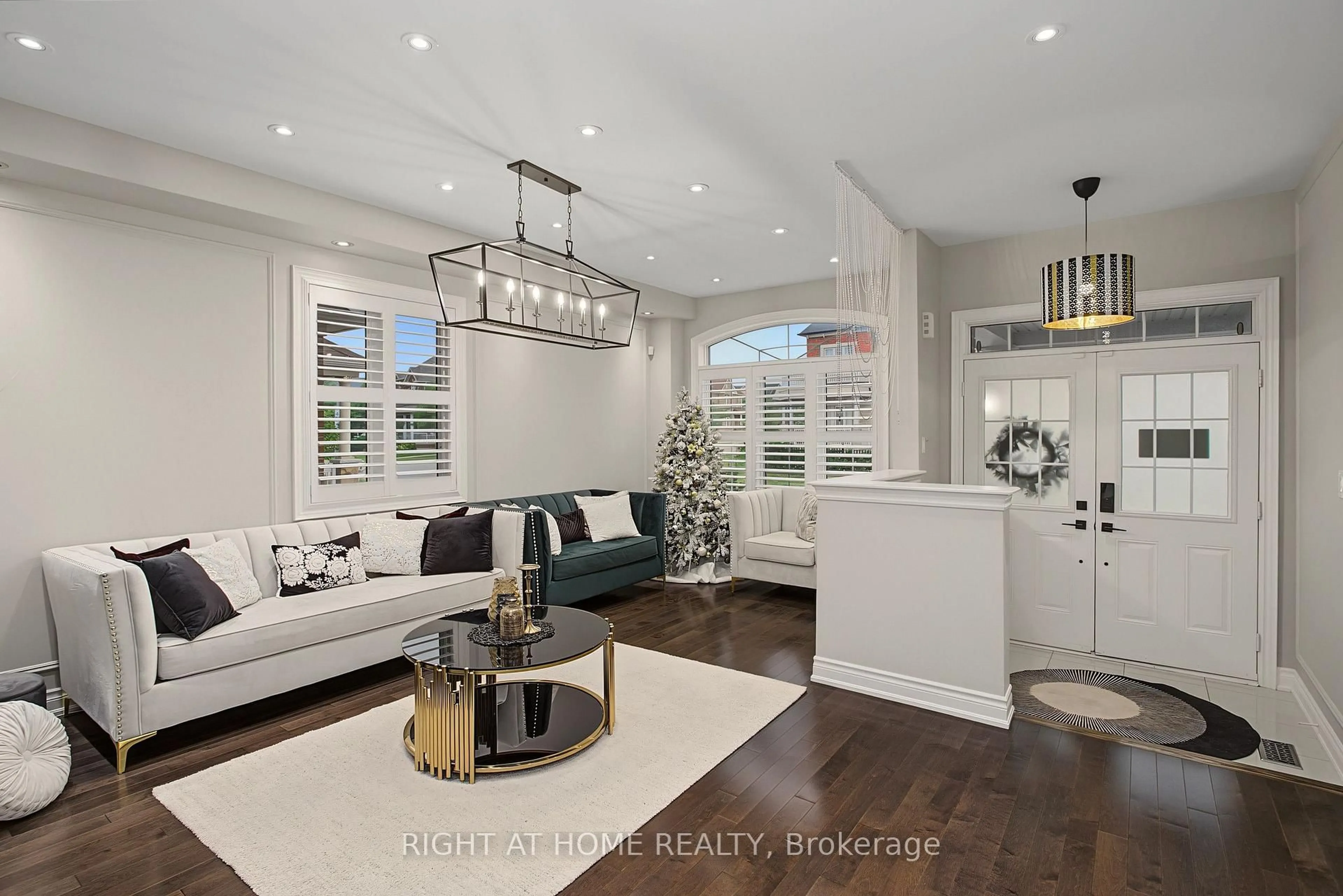Open concept kitchen, unknown for 3190 Southwind Rd, Mississauga Ontario L5M 0V8