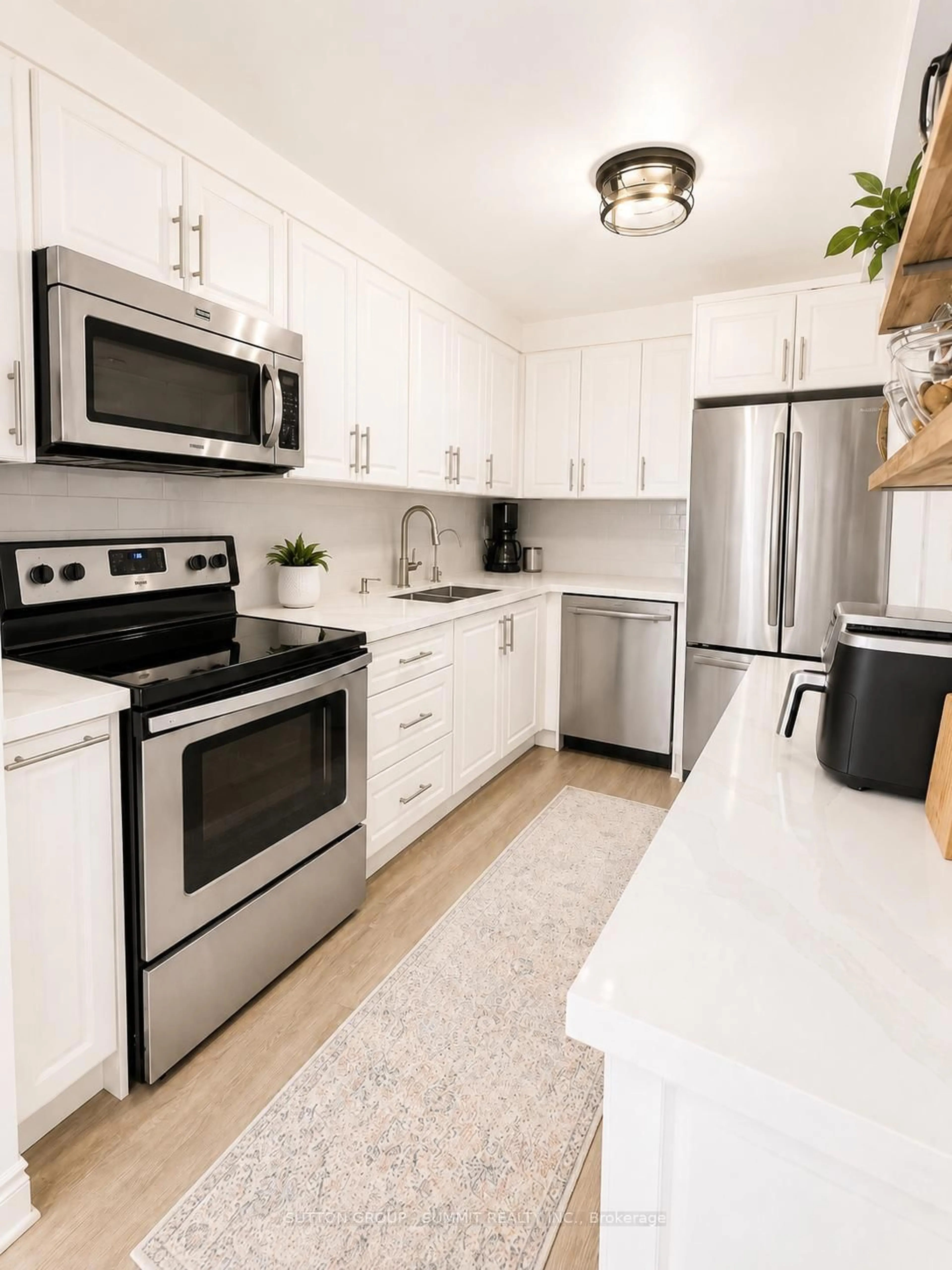 Open concept kitchen, unknown for 2121 Roche Crt #514, Mississauga Ontario L5K 2C7