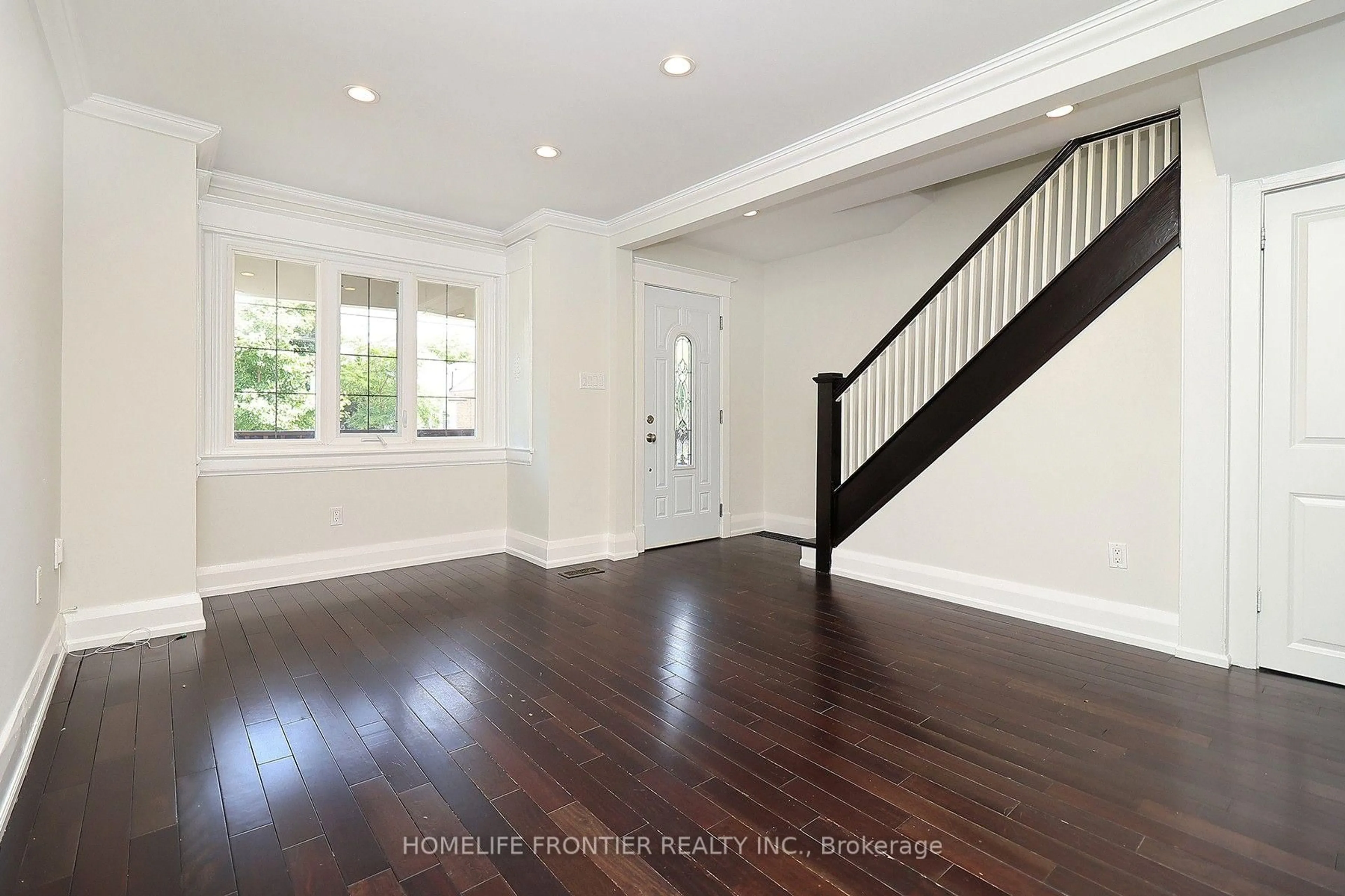 Indoor entryway for 14 26th St, Toronto Ontario M8V 3R3