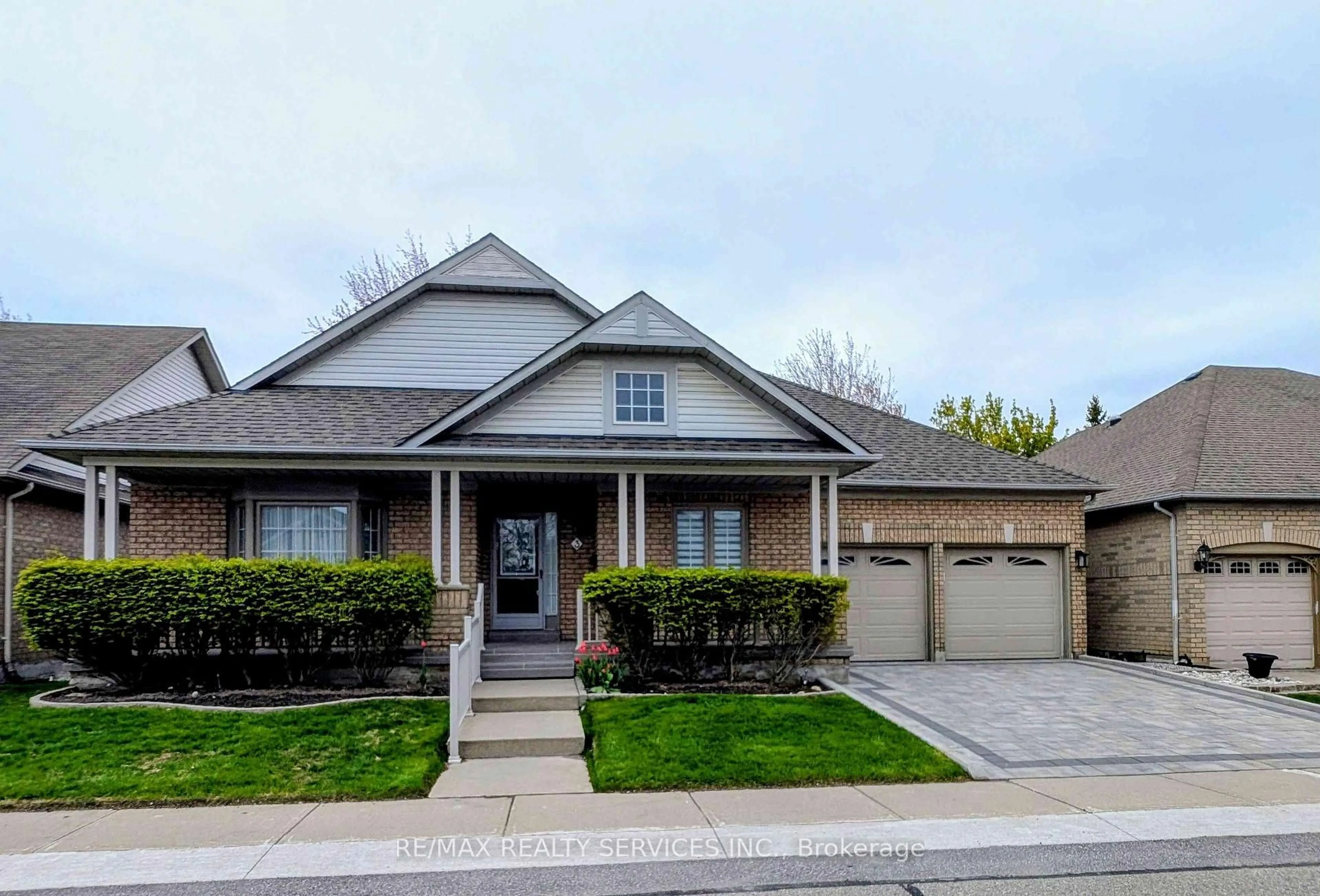 Home with brick exterior material, street for 3 Tuscany Lane, Brampton Ontario L6R 1W5