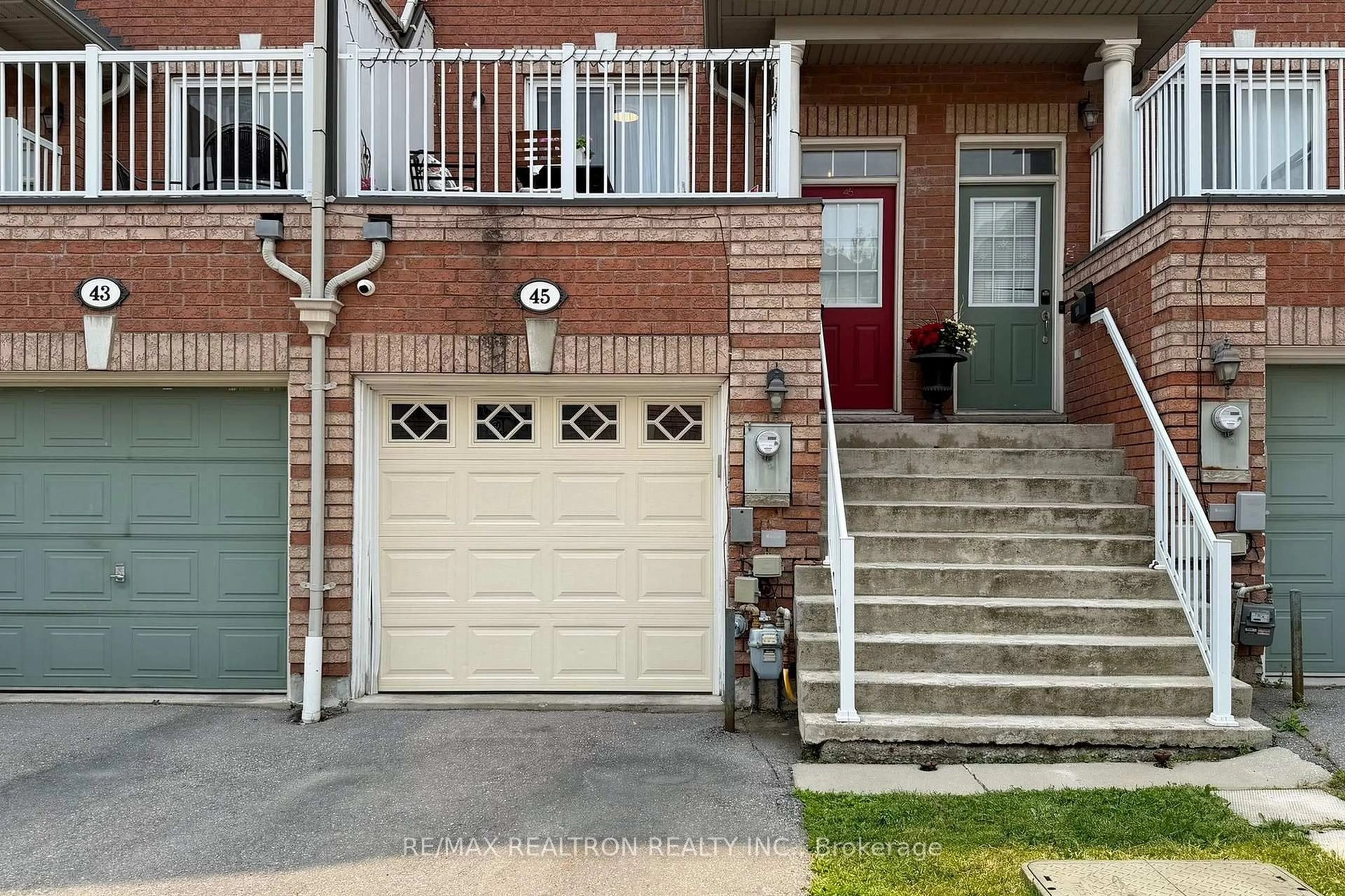 Unknown for 45 Beograd Gdns, Toronto Ontario M6B 4N2