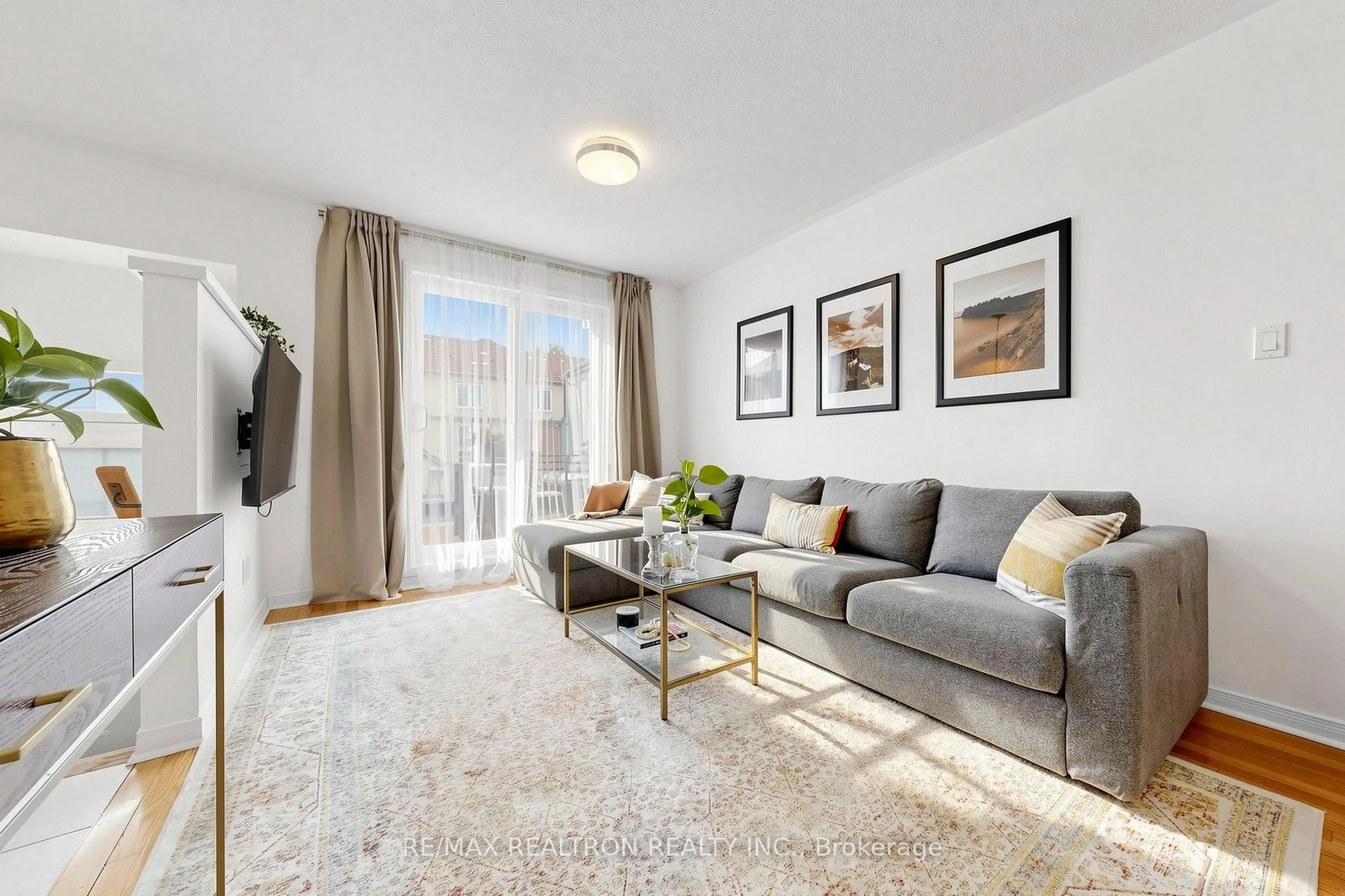 Living room with furniture, unknown for 45 Beograd Gdns, Toronto Ontario M6B 4N2