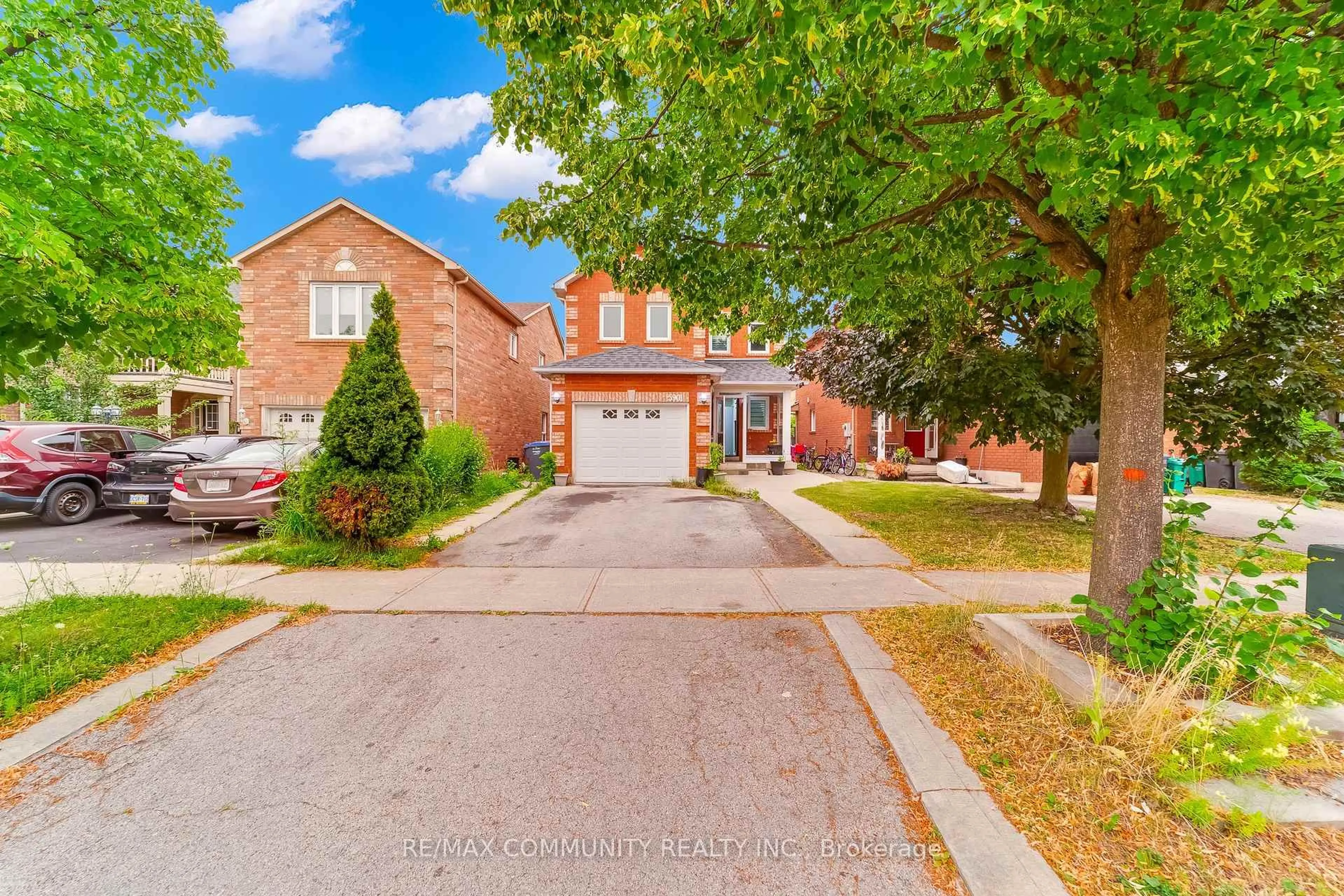 Home with brick exterior material, street for 5901 Sidmouth St, Mississauga Ontario L5V 2K1