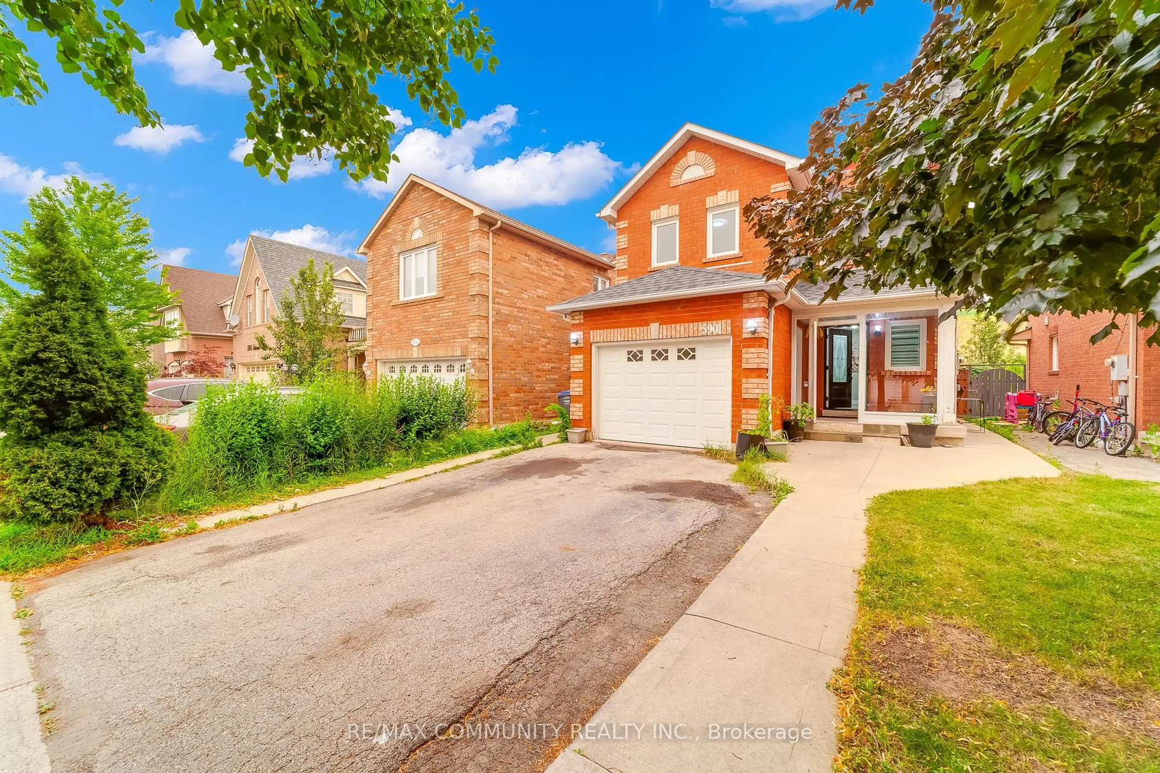Home with brick exterior material, street for 5901 Sidmouth St, Mississauga Ontario L5V 2K1