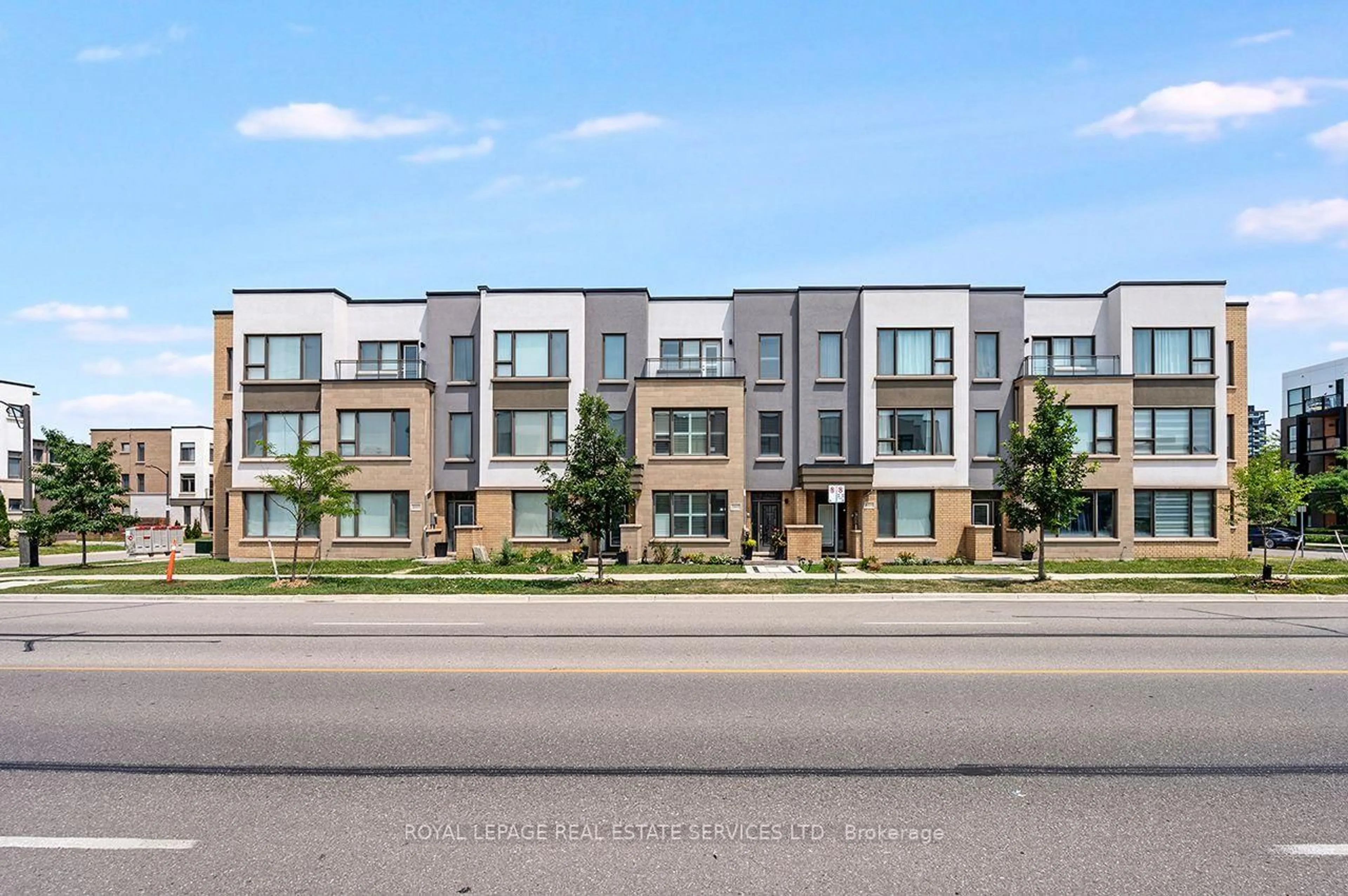 Home with brick exterior material, street for 3041 Ernest Appelbe Blvd, Oakville Ontario L6H 0N8