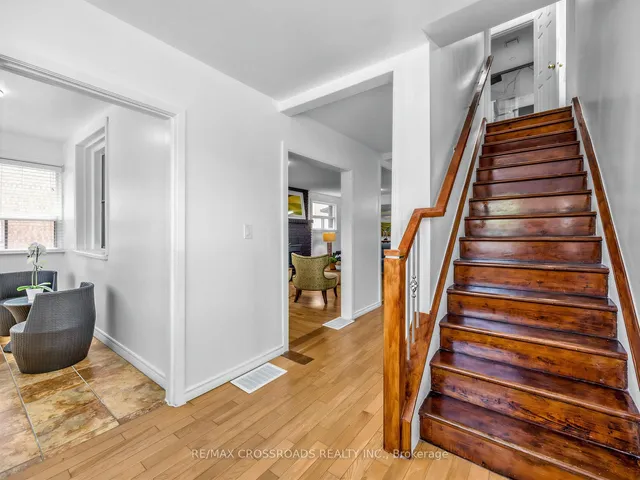 80 Gray Ave, Toronto 5