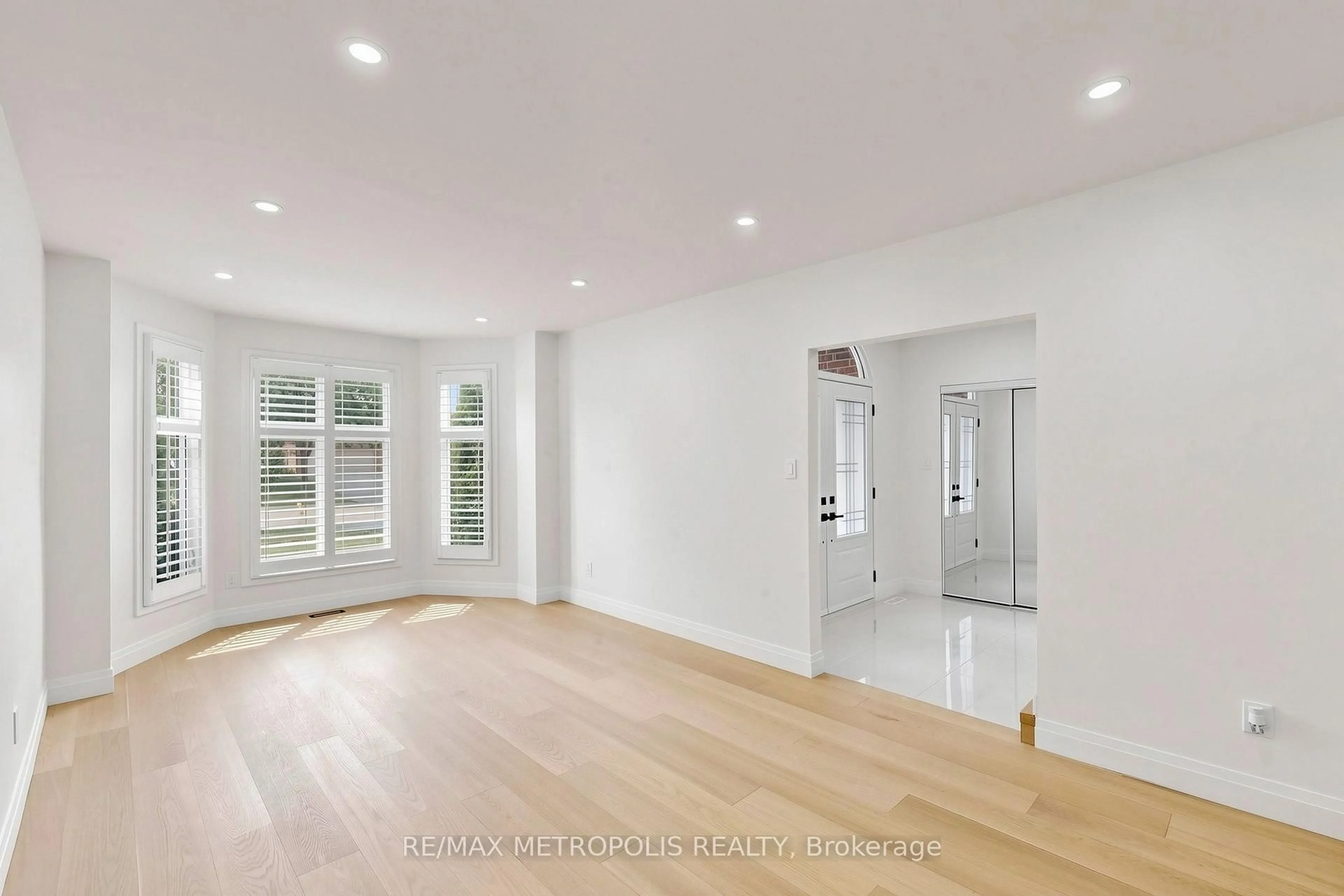 A pic of a room for 368 River Oaks Blvd, Oakville Ontario L6H 5E7