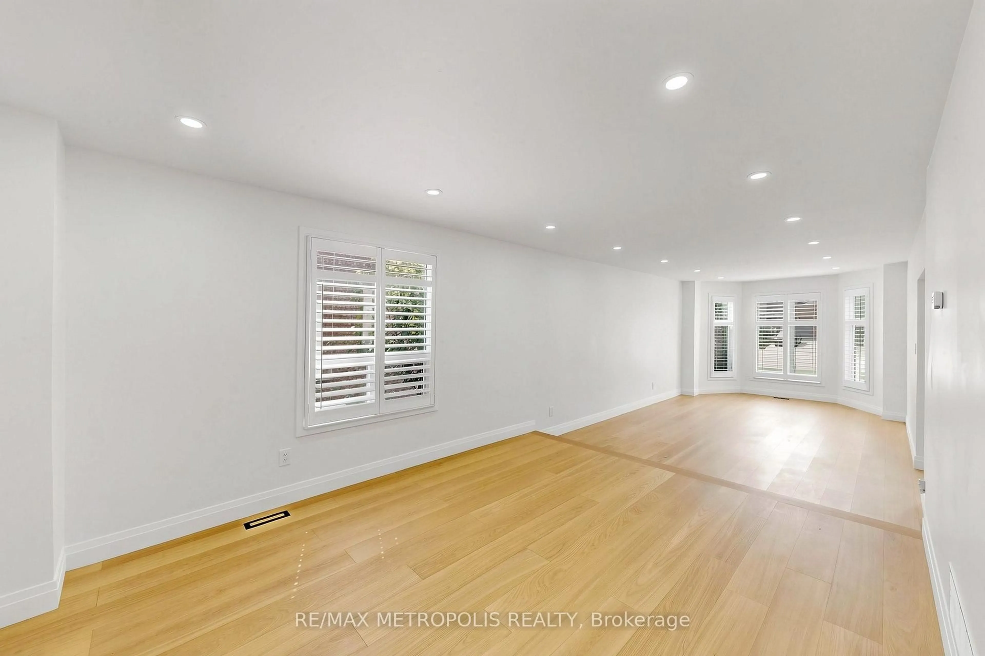 A pic of a room for 368 River Oaks Blvd, Oakville Ontario L6H 5E7