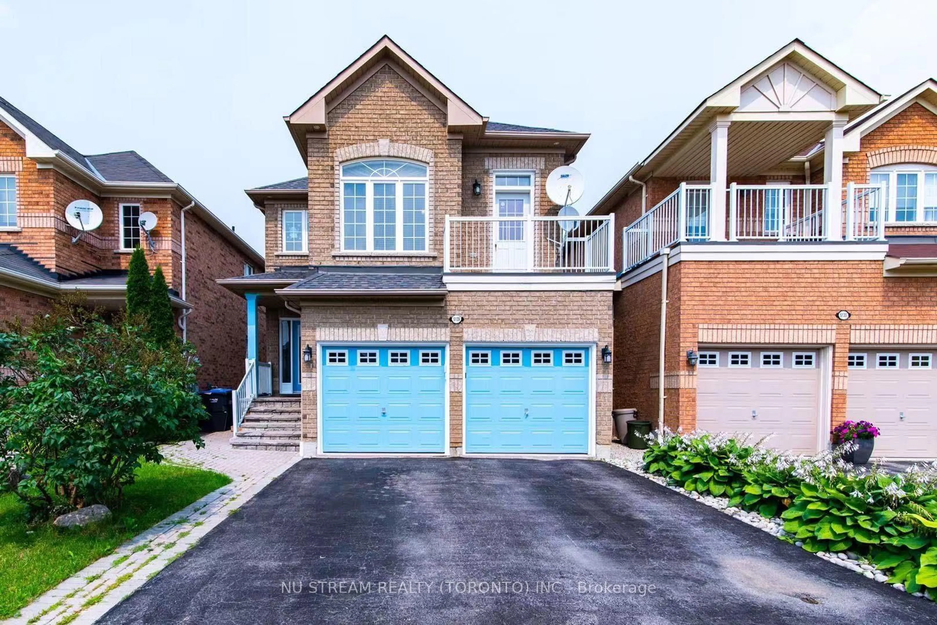 Home with brick exterior material, street for 5139 Oscar Peterson Blvd, Mississauga Ontario L5M 7W4