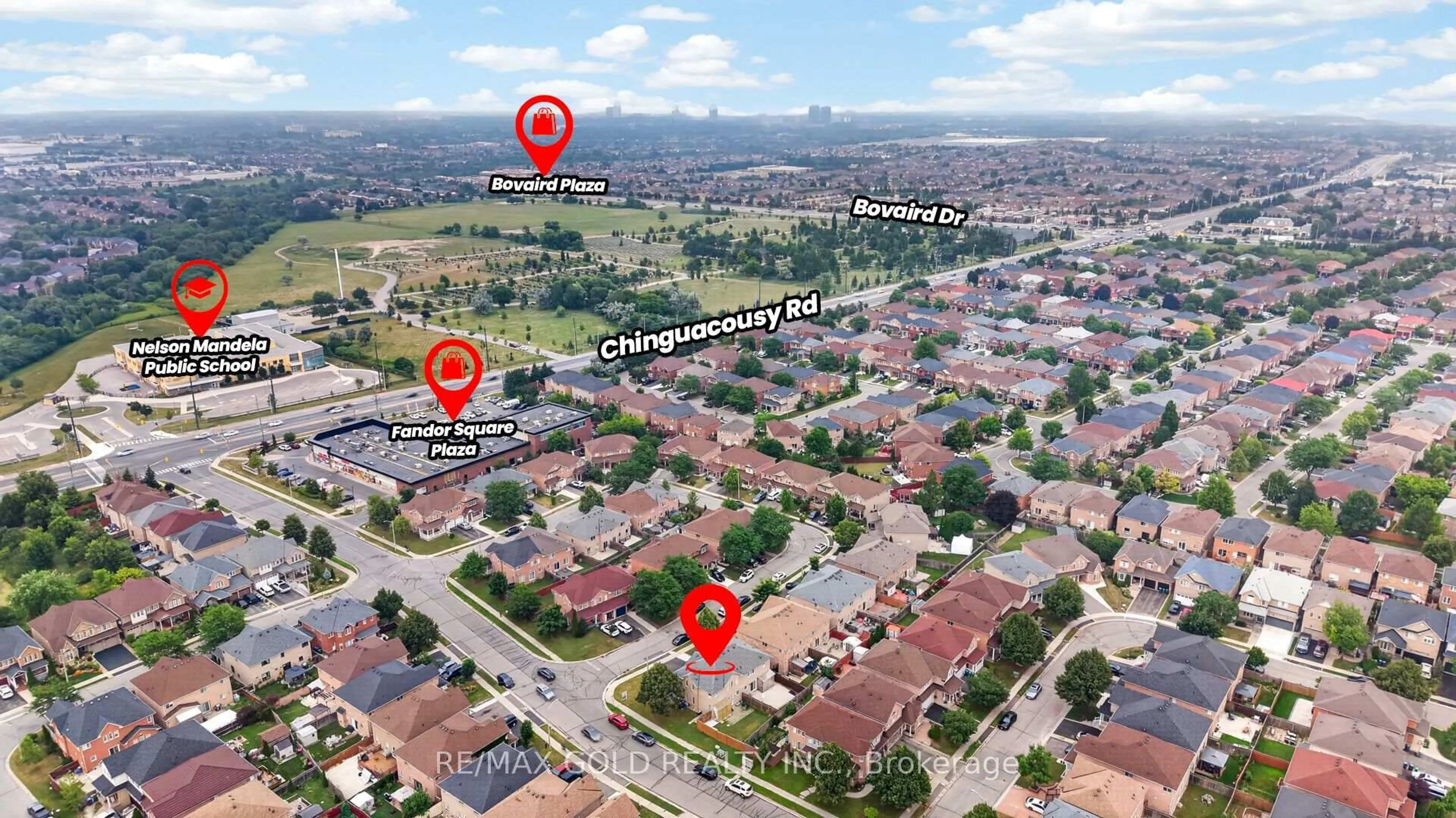 A pic from outside/outdoor area/front of a property/back of a property/a pic from drone, street for 52 Junction Cres, Brampton Ontario L7A 2G9