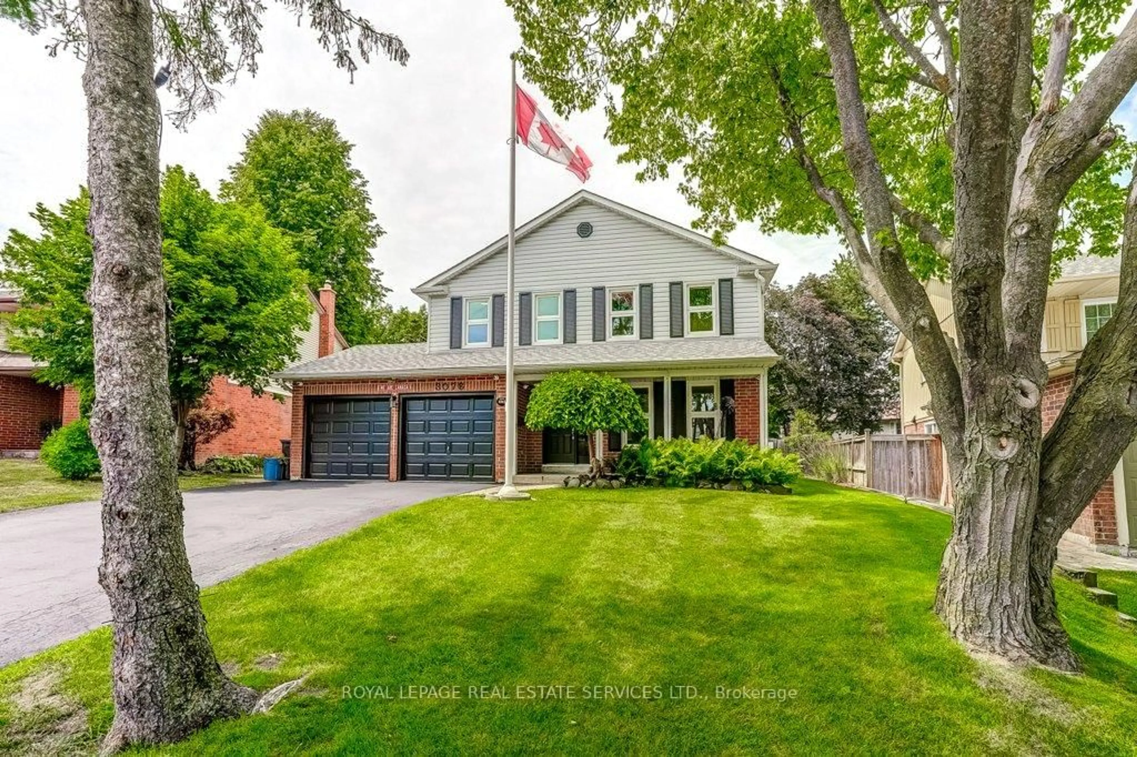 Home with brick exterior material, street for 3076 Redstart Dr, Mississauga Ontario L5L 2N3