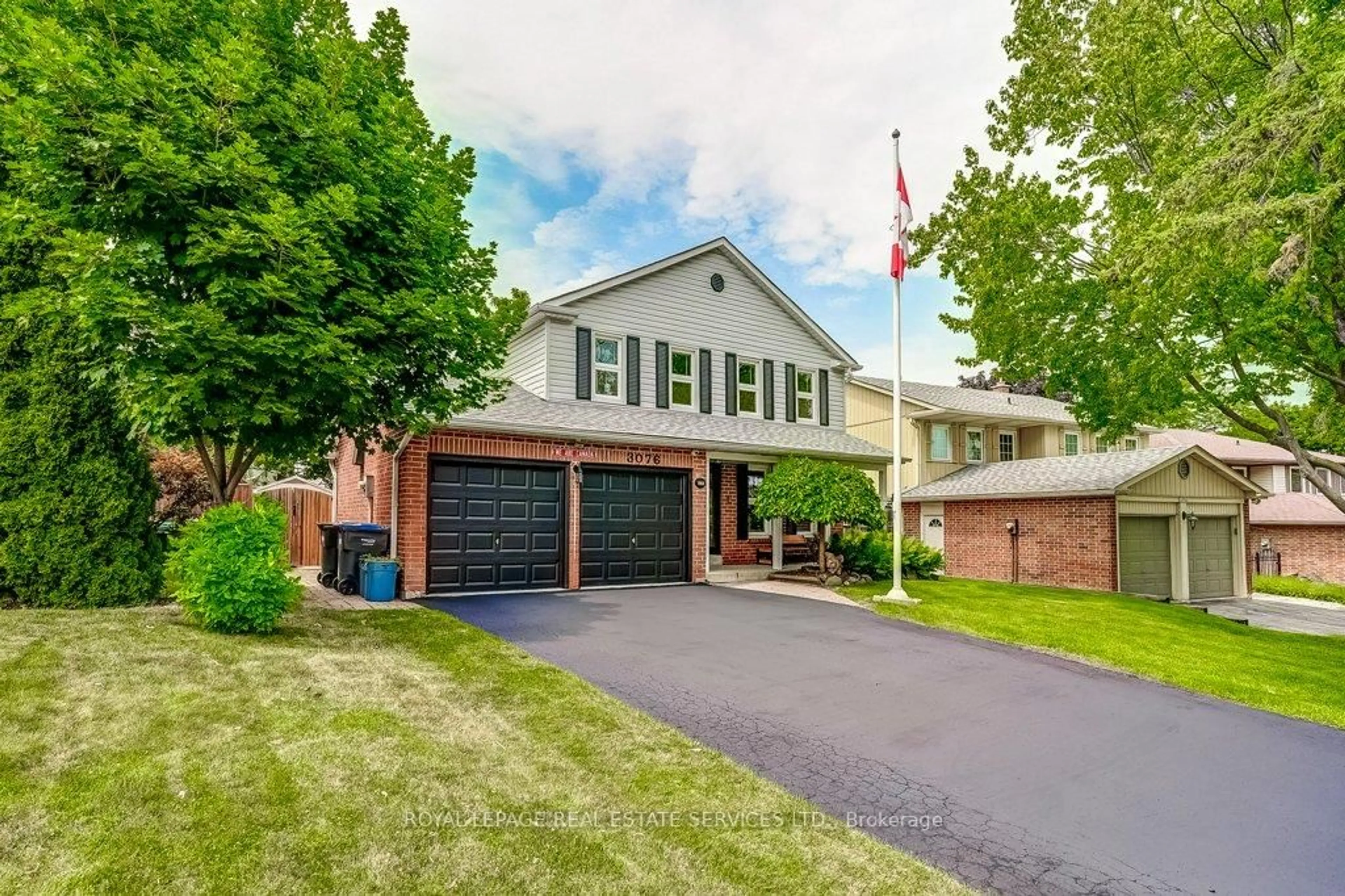 Home with brick exterior material, street for 3076 Redstart Dr, Mississauga Ontario L5L 2N3