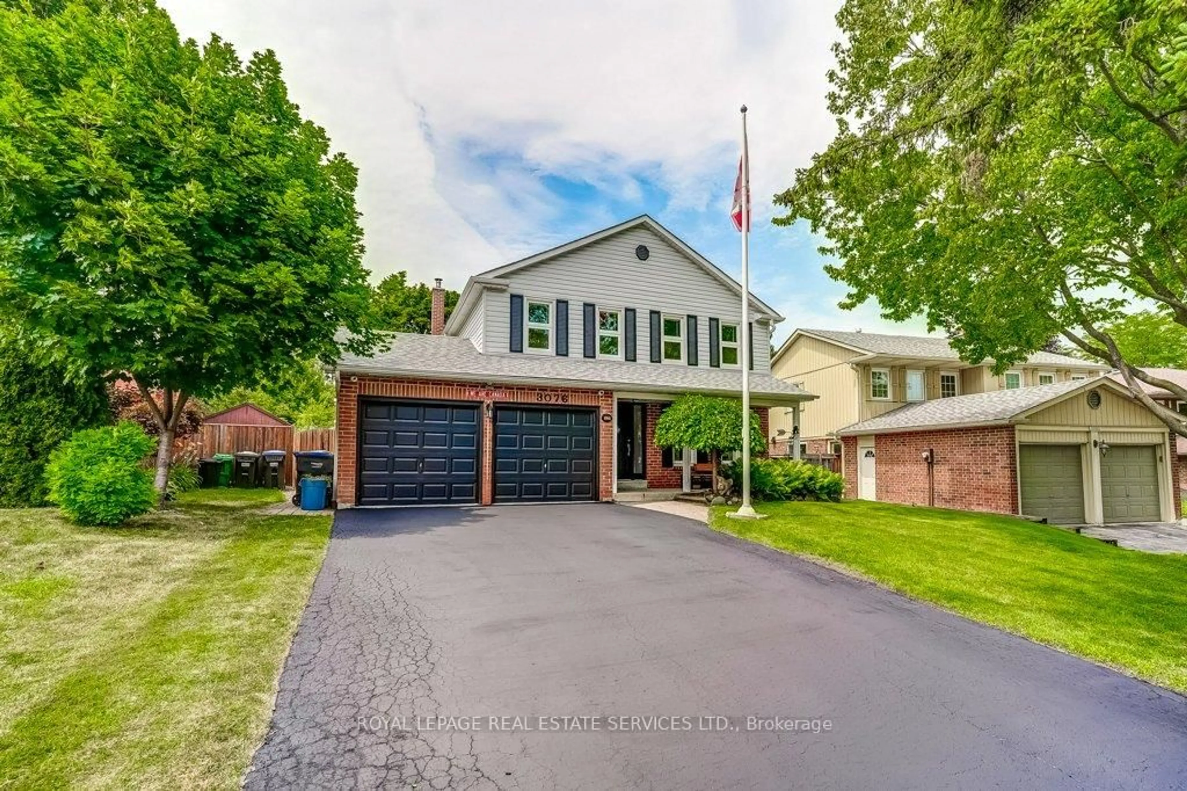 Home with brick exterior material, street for 3076 Redstart Dr, Mississauga Ontario L5L 2N3