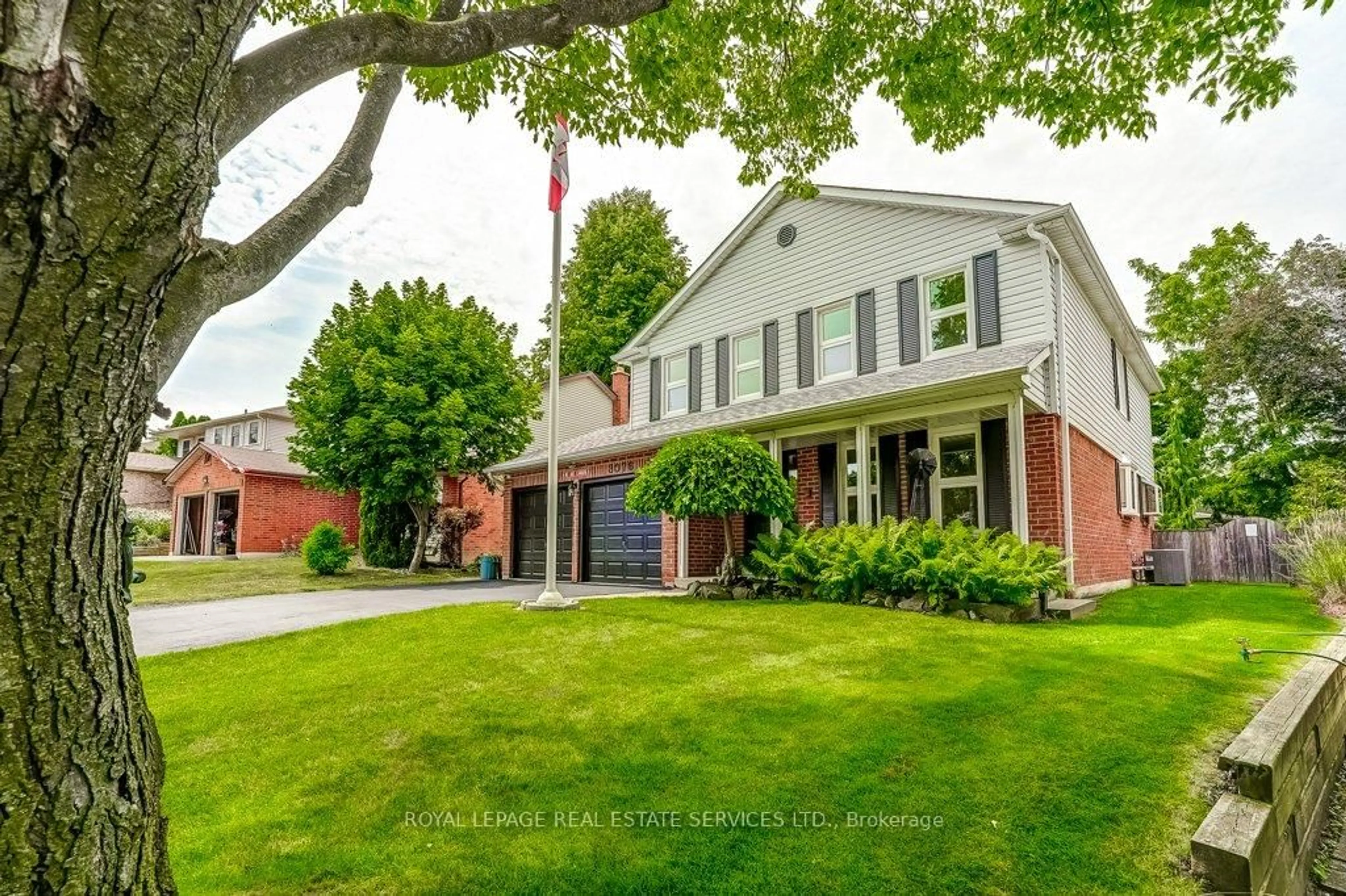 Home with brick exterior material, street for 3076 Redstart Dr, Mississauga Ontario L5L 2N3