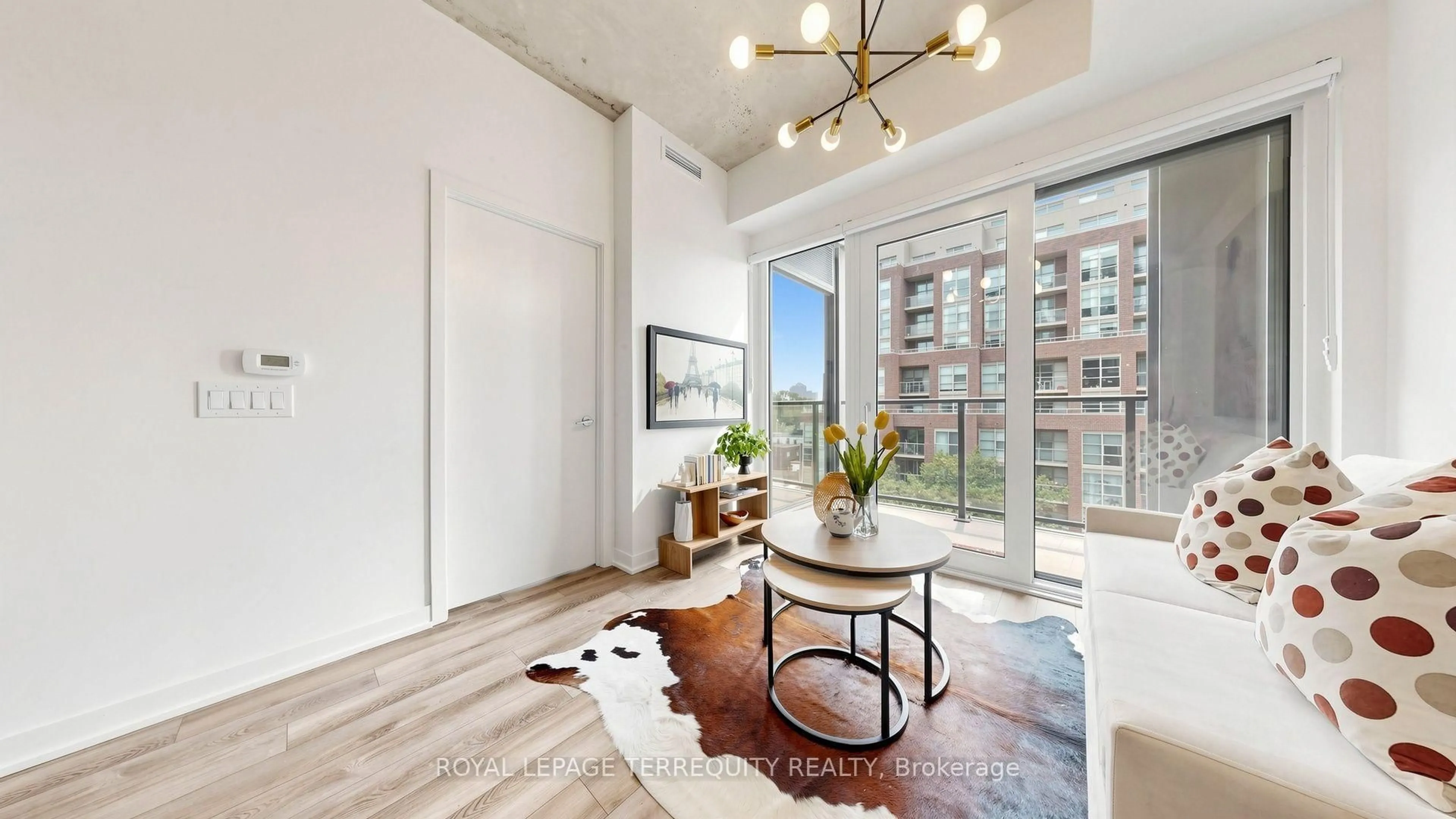Unknown for 1808 St Clair Ave #510, Toronto Ontario M6N 0C1