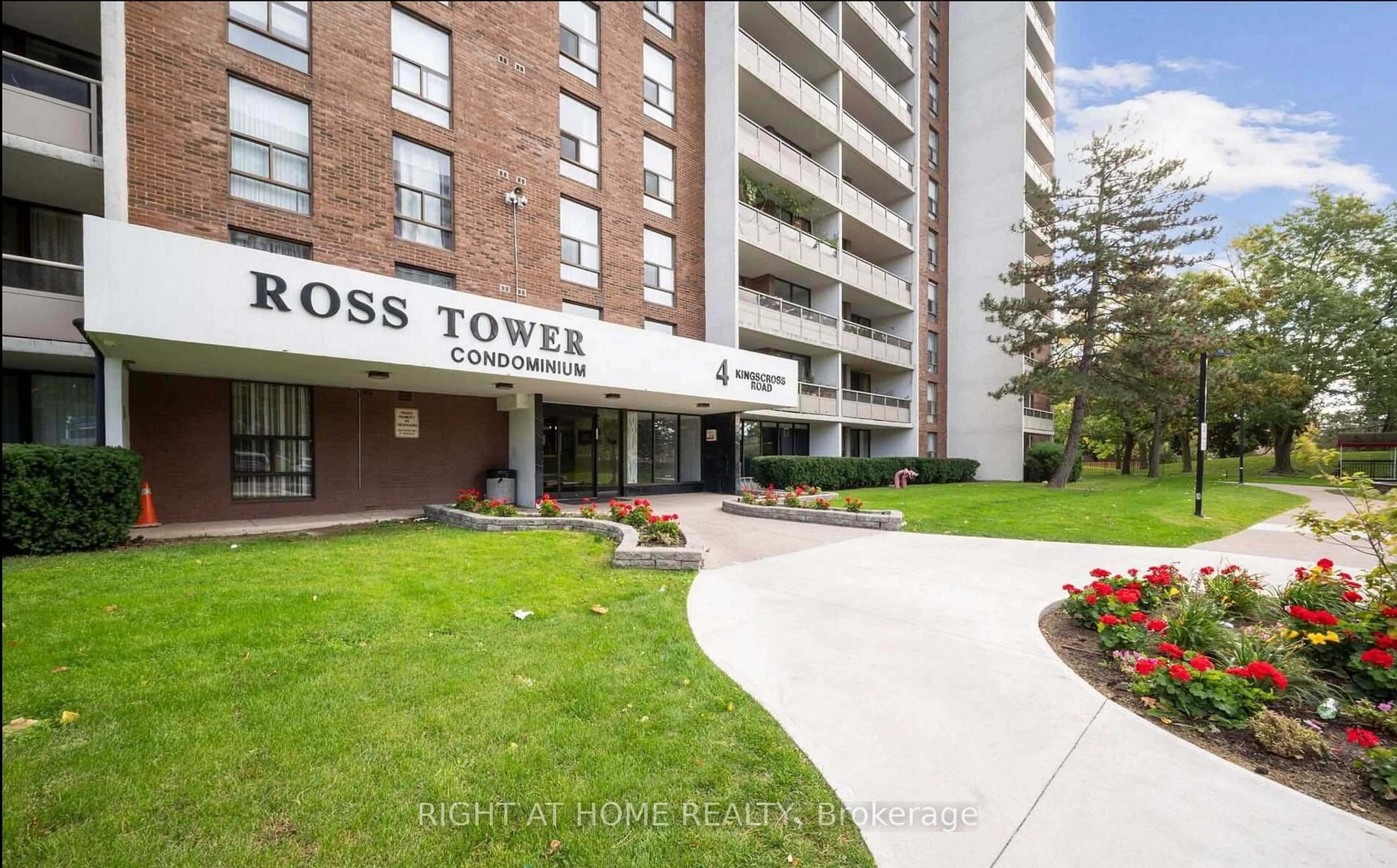 Indoor foyer for 4 Kings Cross Rd #2106, Brampton Ontario L6T 3X8