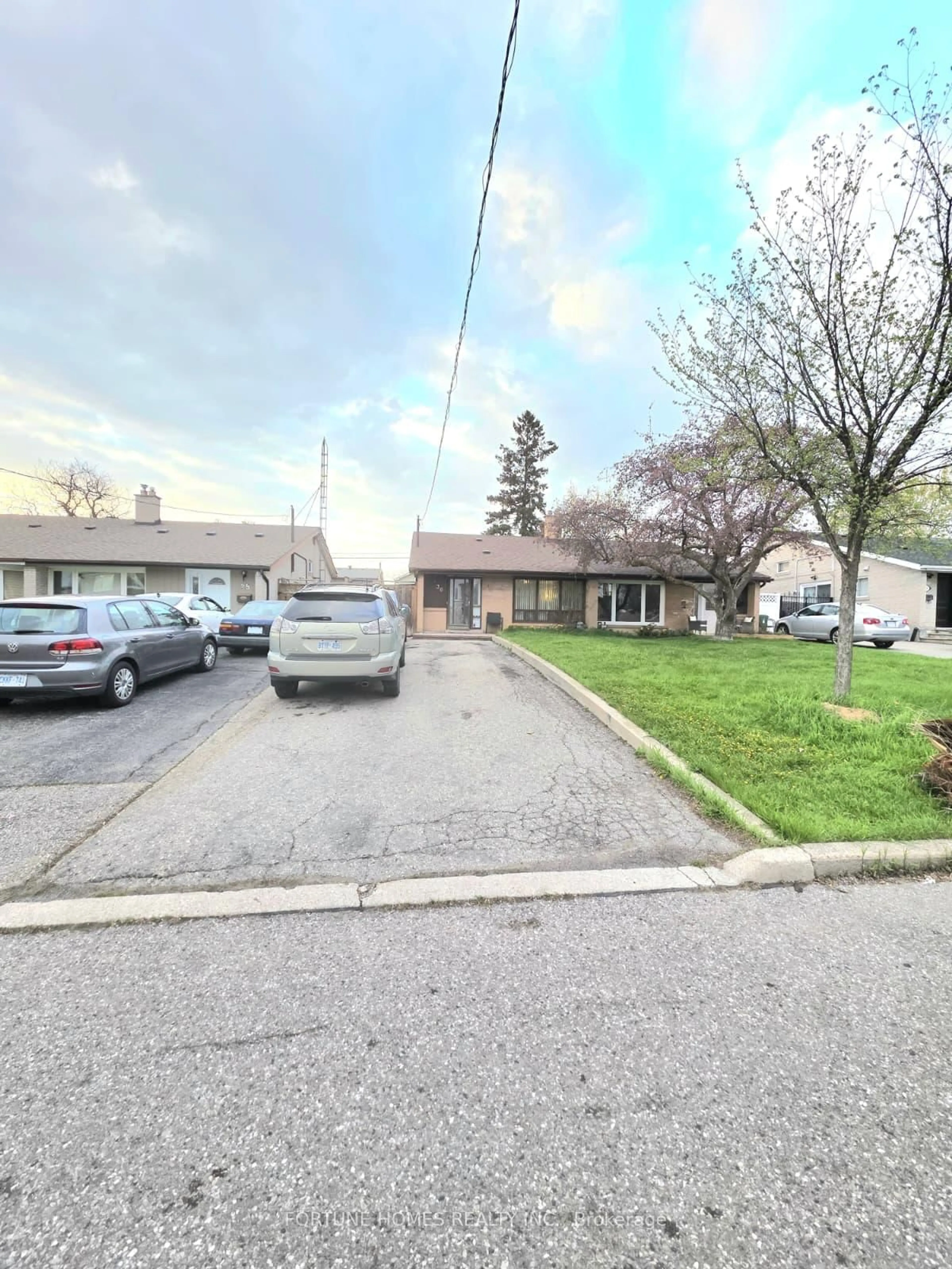 A pic from outside/outdoor area/front of a property/back of a property/a pic from drone, street for 30 Dombey Rd, Toronto Ontario M3L 1N9