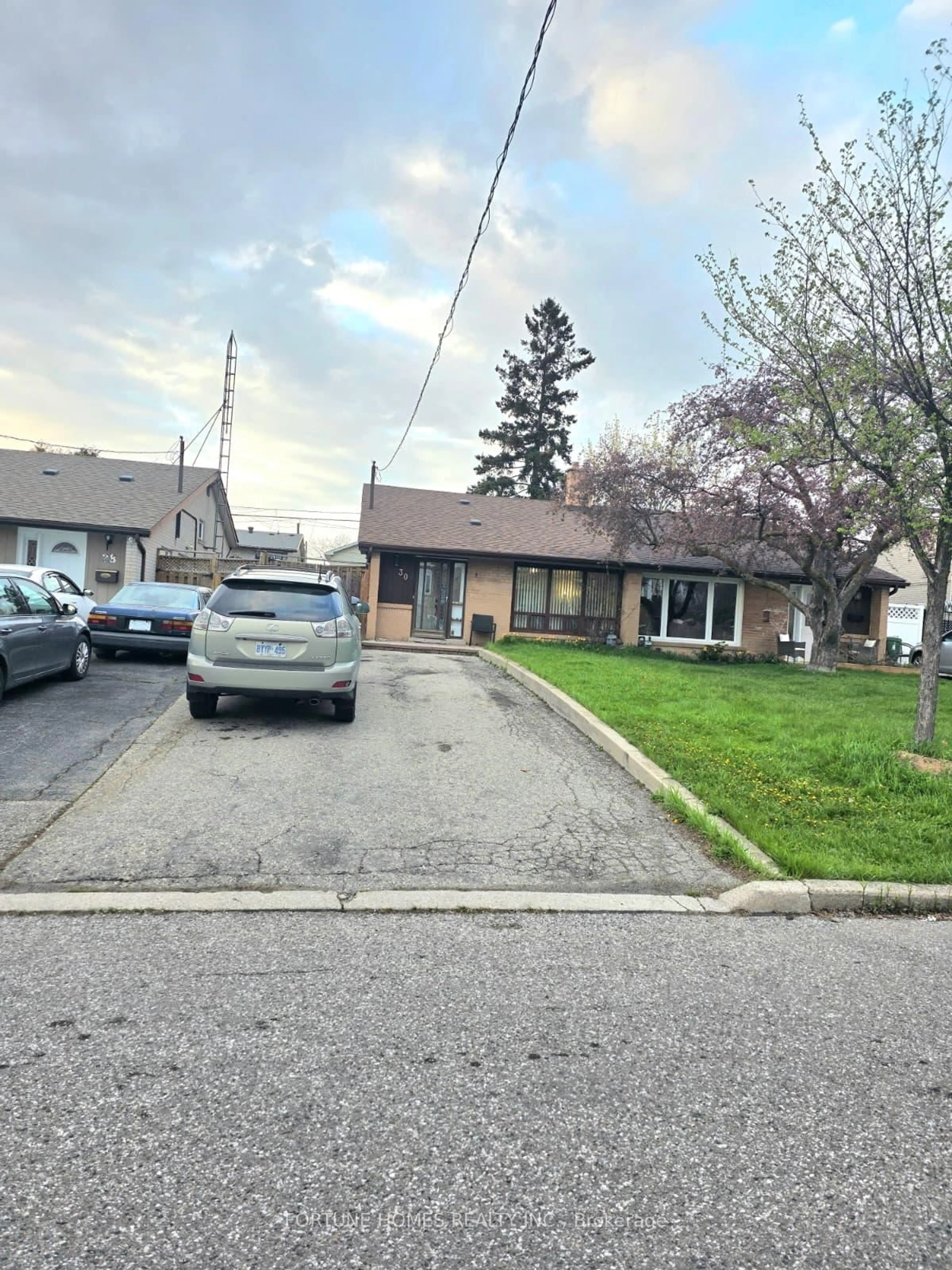 A pic from outside/outdoor area/front of a property/back of a property/a pic from drone, street for 30 Dombey Rd, Toronto Ontario M3L 1N9