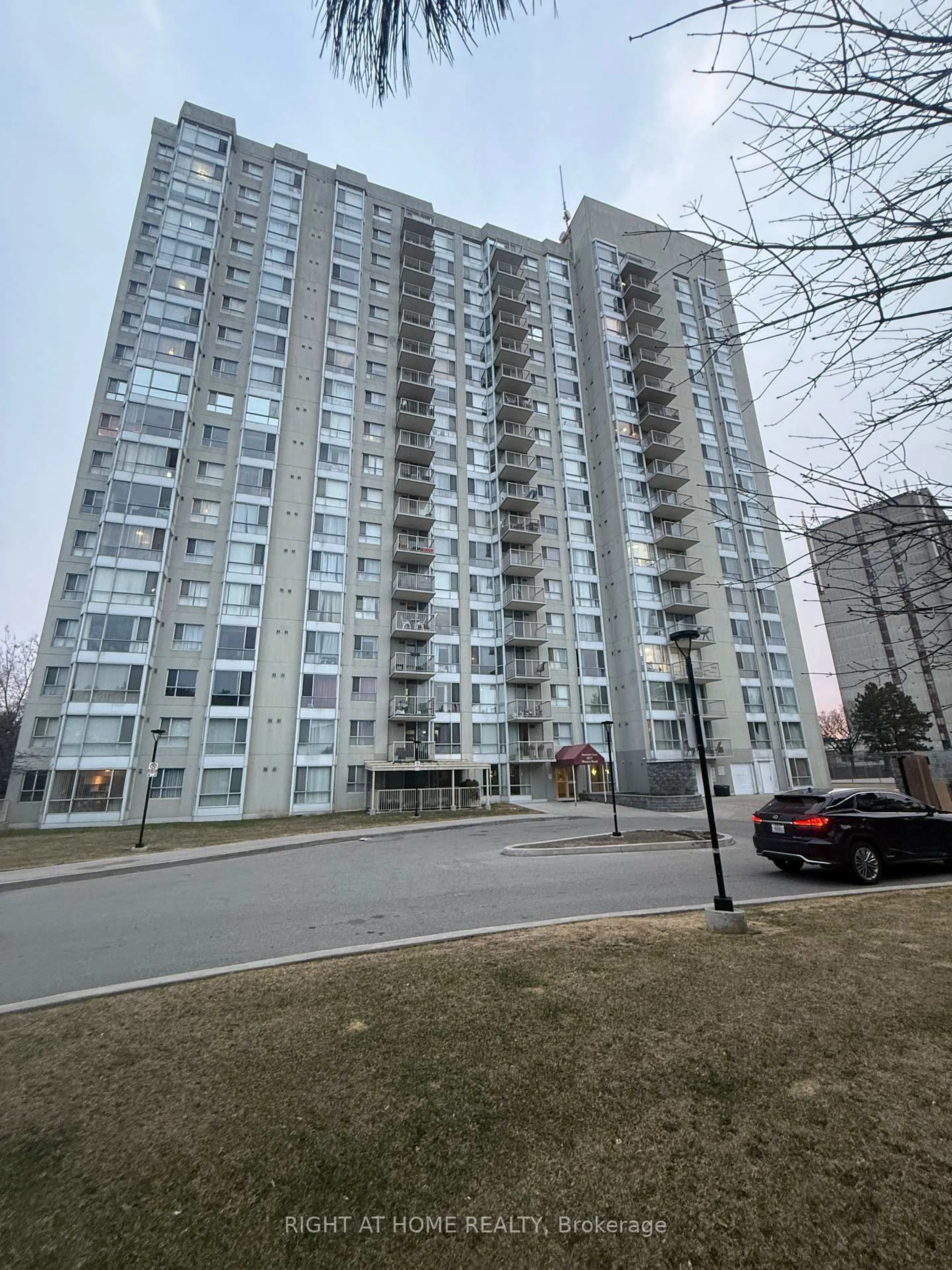 Unknown for 3077 Weston Rd #1912, Toronto Ontario M9M 3A1