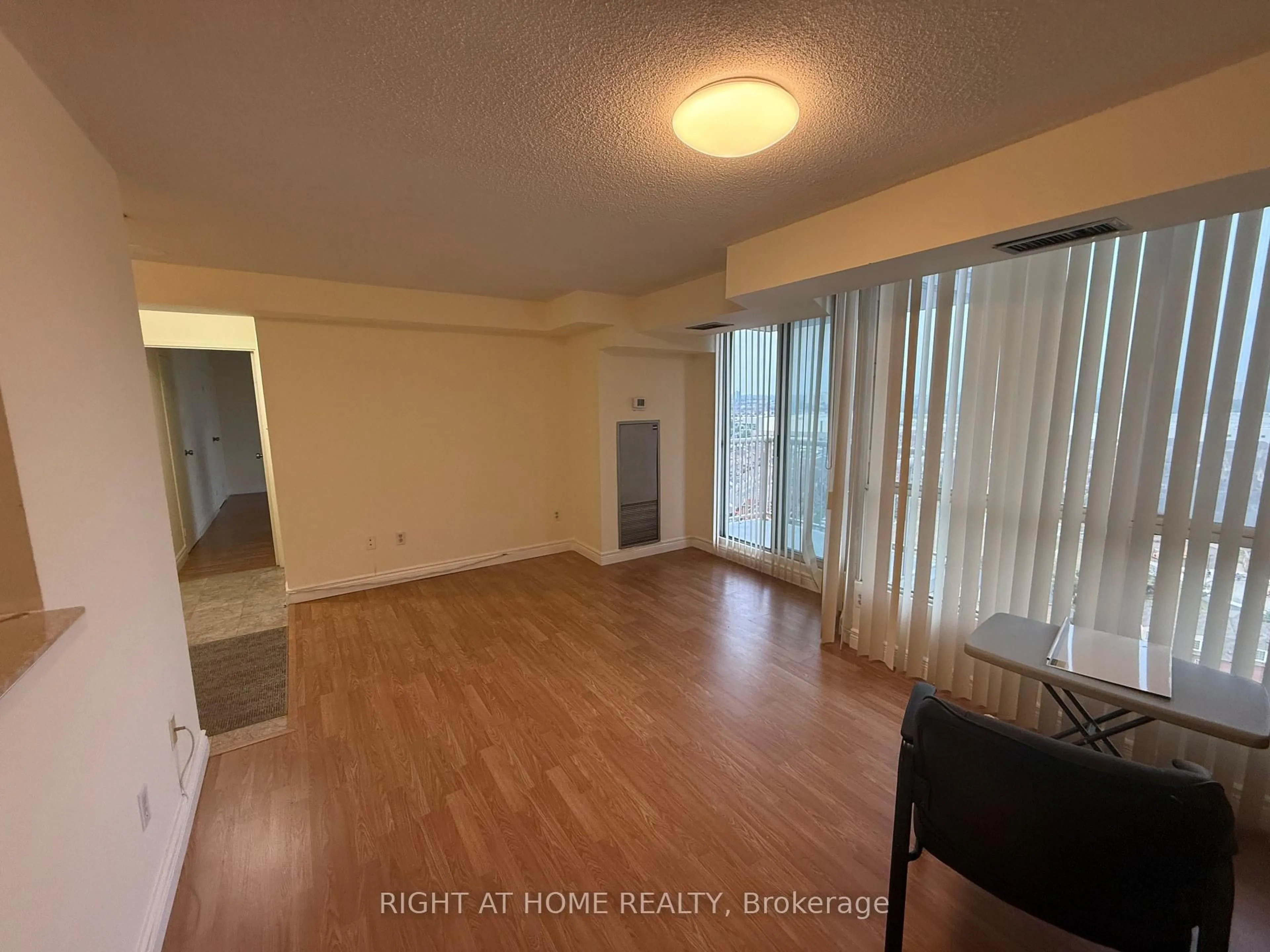A pic of a room for 3077 Weston Rd #1912, Toronto Ontario M9M 3A1