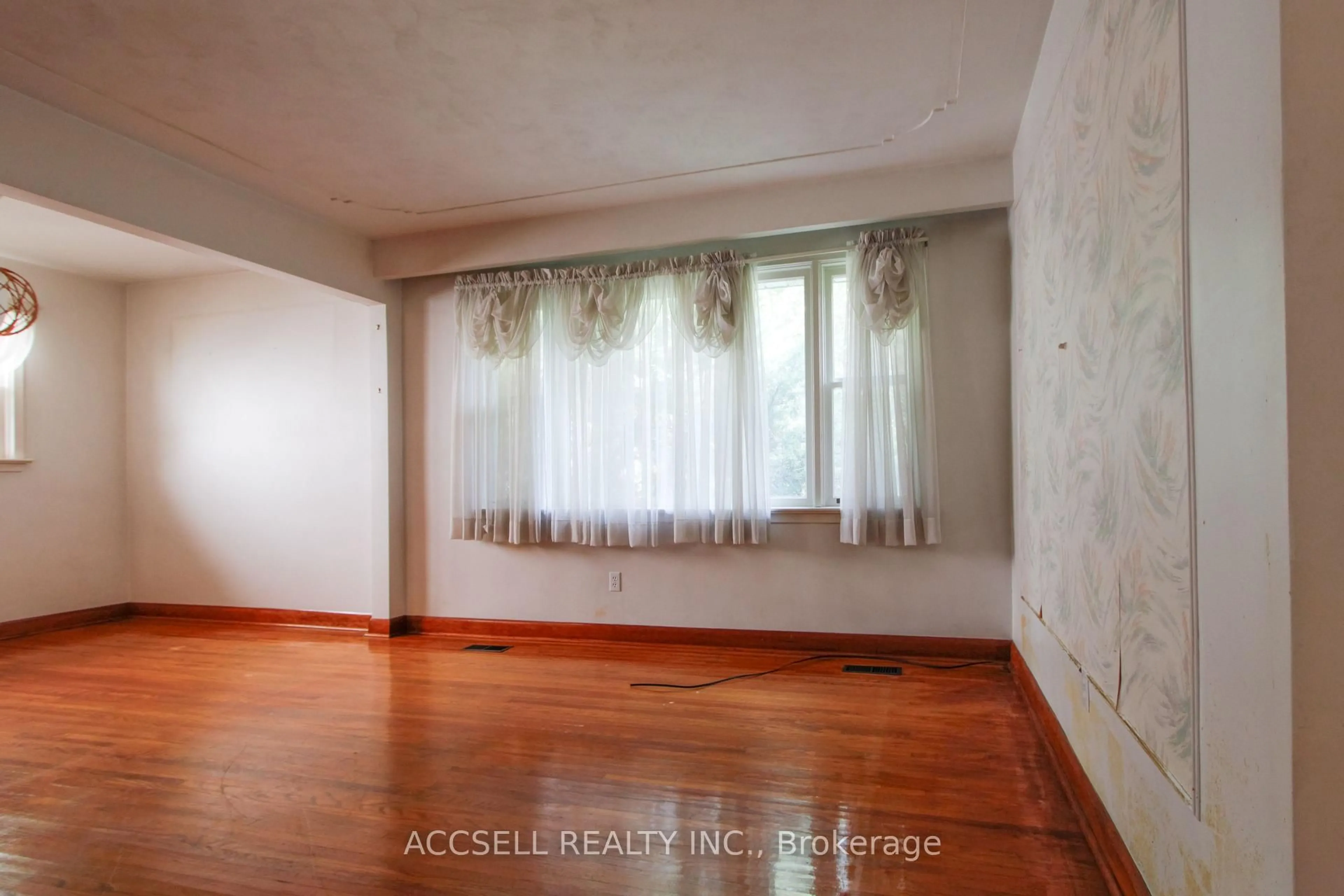 A pic of a room for 1358 Sedgewick Cres, Oakville Ontario L6L 1X8