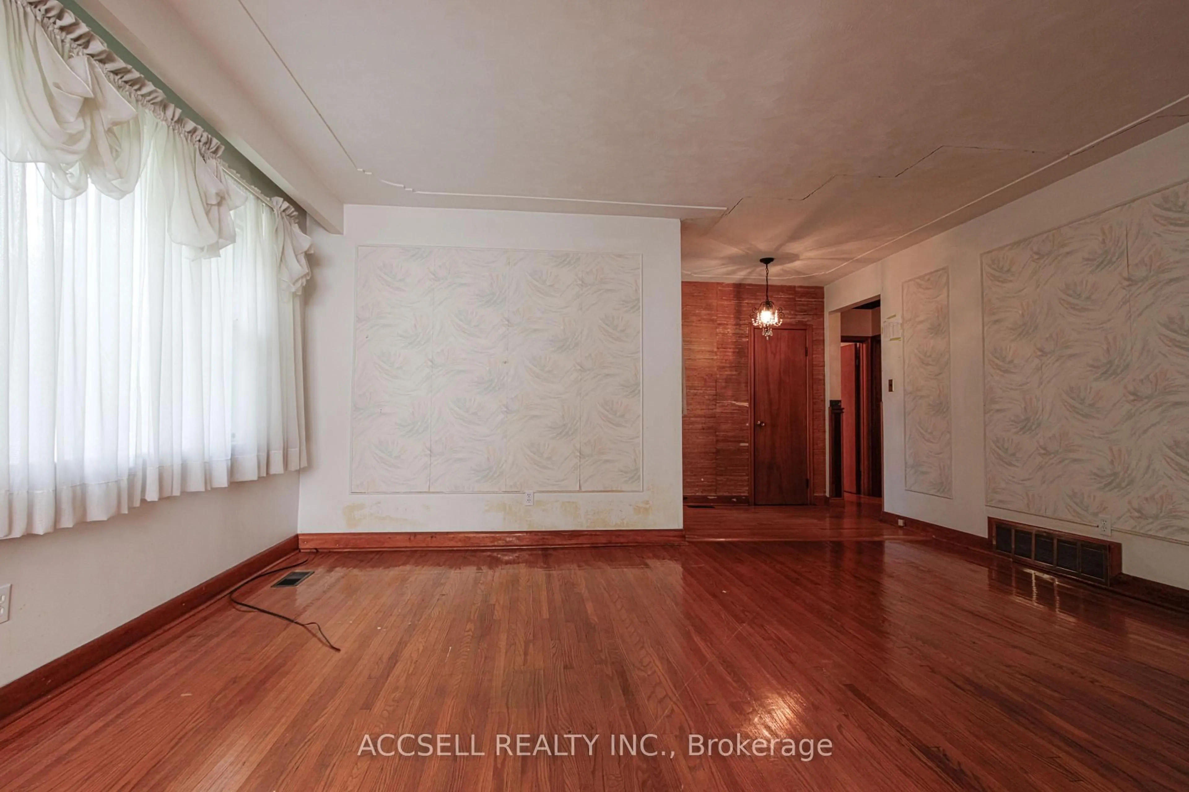 A pic of a room for 1358 Sedgewick Cres, Oakville Ontario L6L 1X8