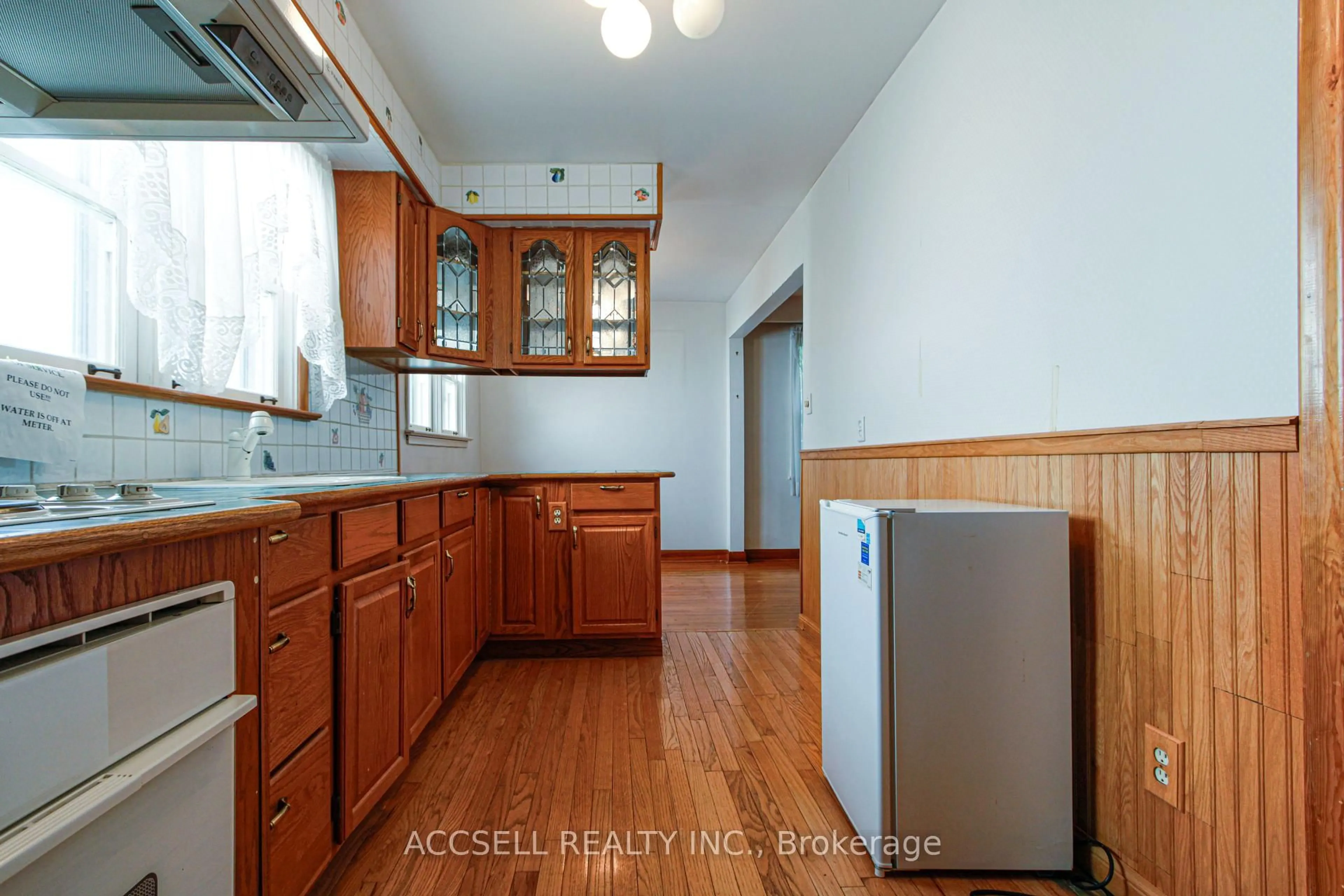 Unknown for 1358 Sedgewick Cres, Oakville Ontario L6L 1X8
