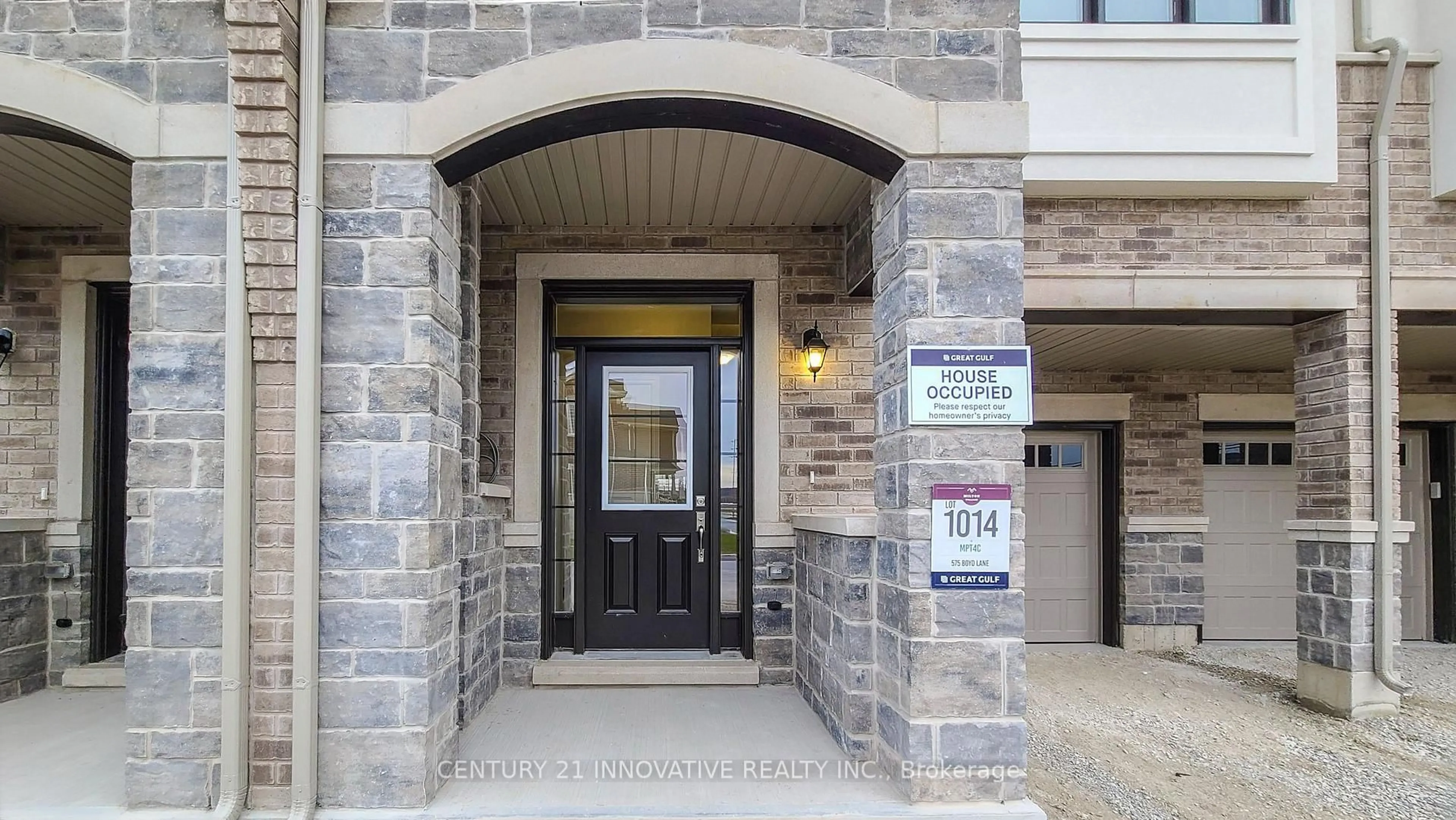 Indoor entryway for 575 Boyd Lane, Milton Ontario L9T 2X5