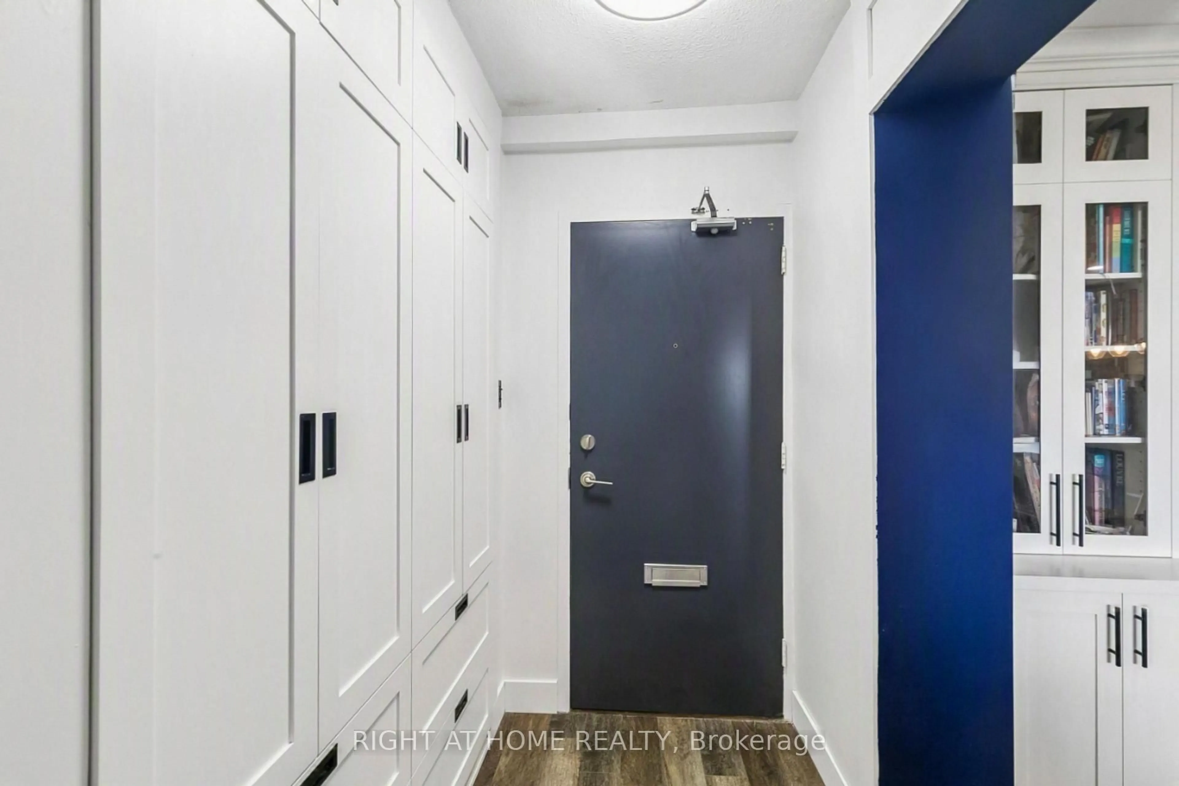 Indoor entryway for 451 The West Mall #807, Toronto Ontario M9C 1G1