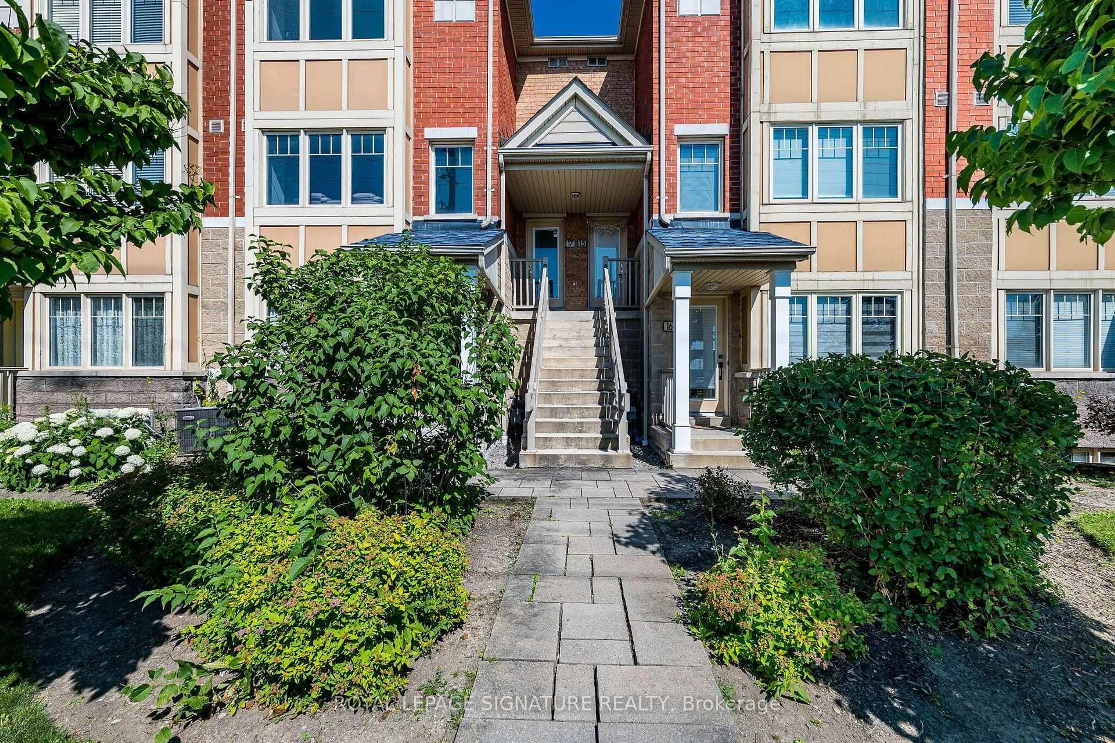Unknown for 3985 Eglinton Ave #17, Mississauga Ontario L5M 0E8