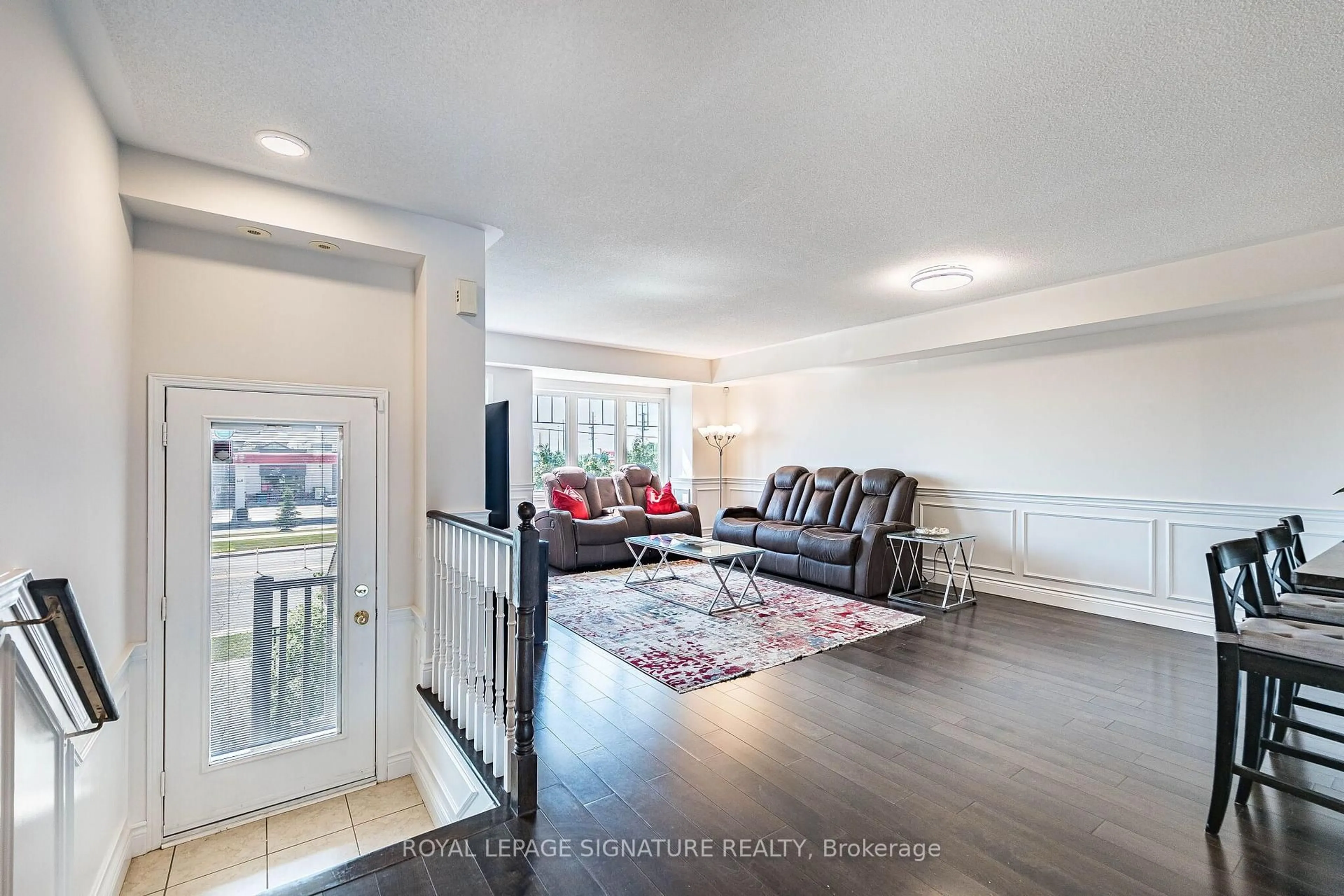 Living room with furniture, unknown for 3985 Eglinton Ave #17, Mississauga Ontario L5M 0E8