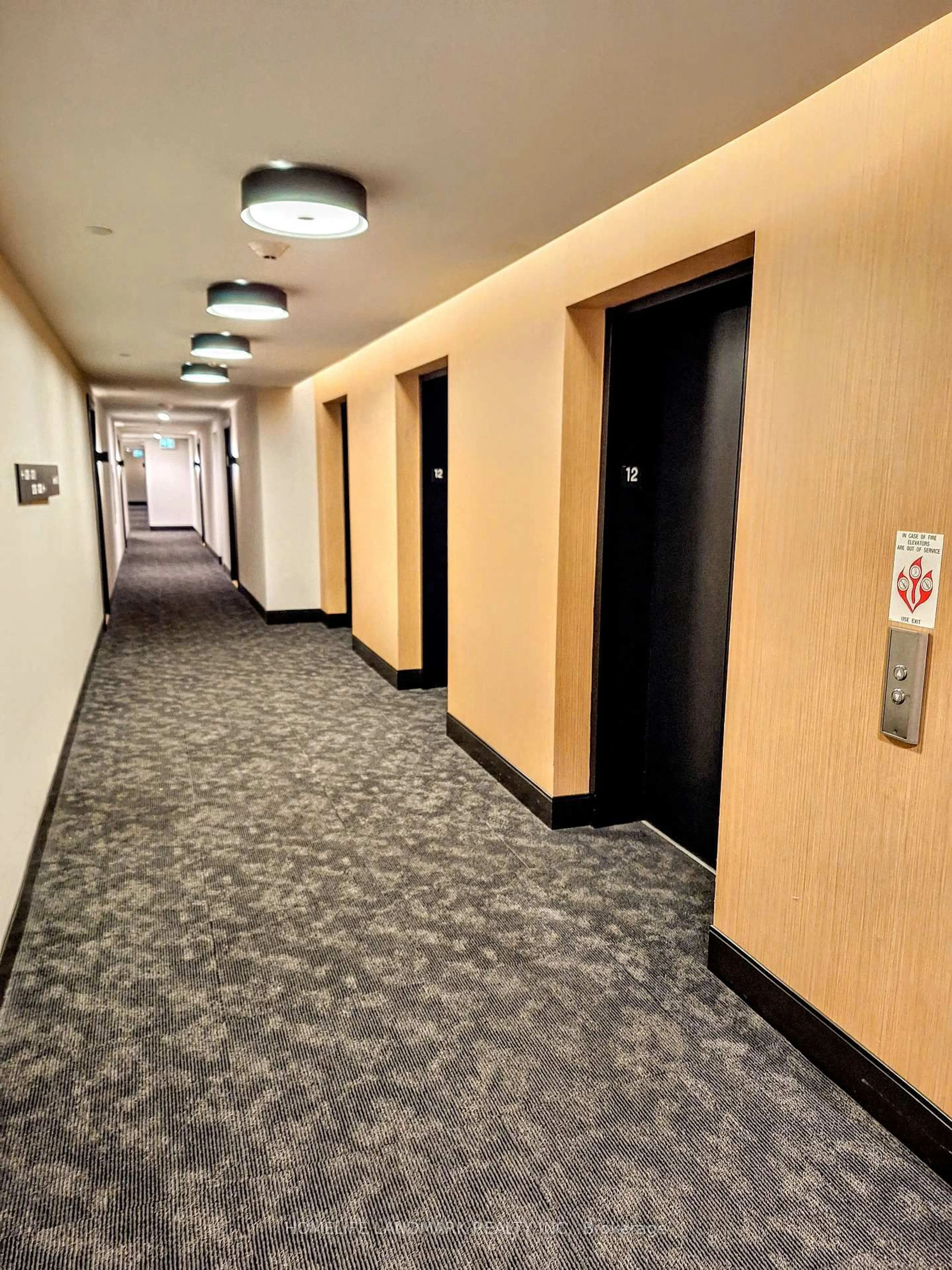 Indoor foyer for 2520 Eglinton Ave #1211, Mississauga Ontario L5M 0Y4