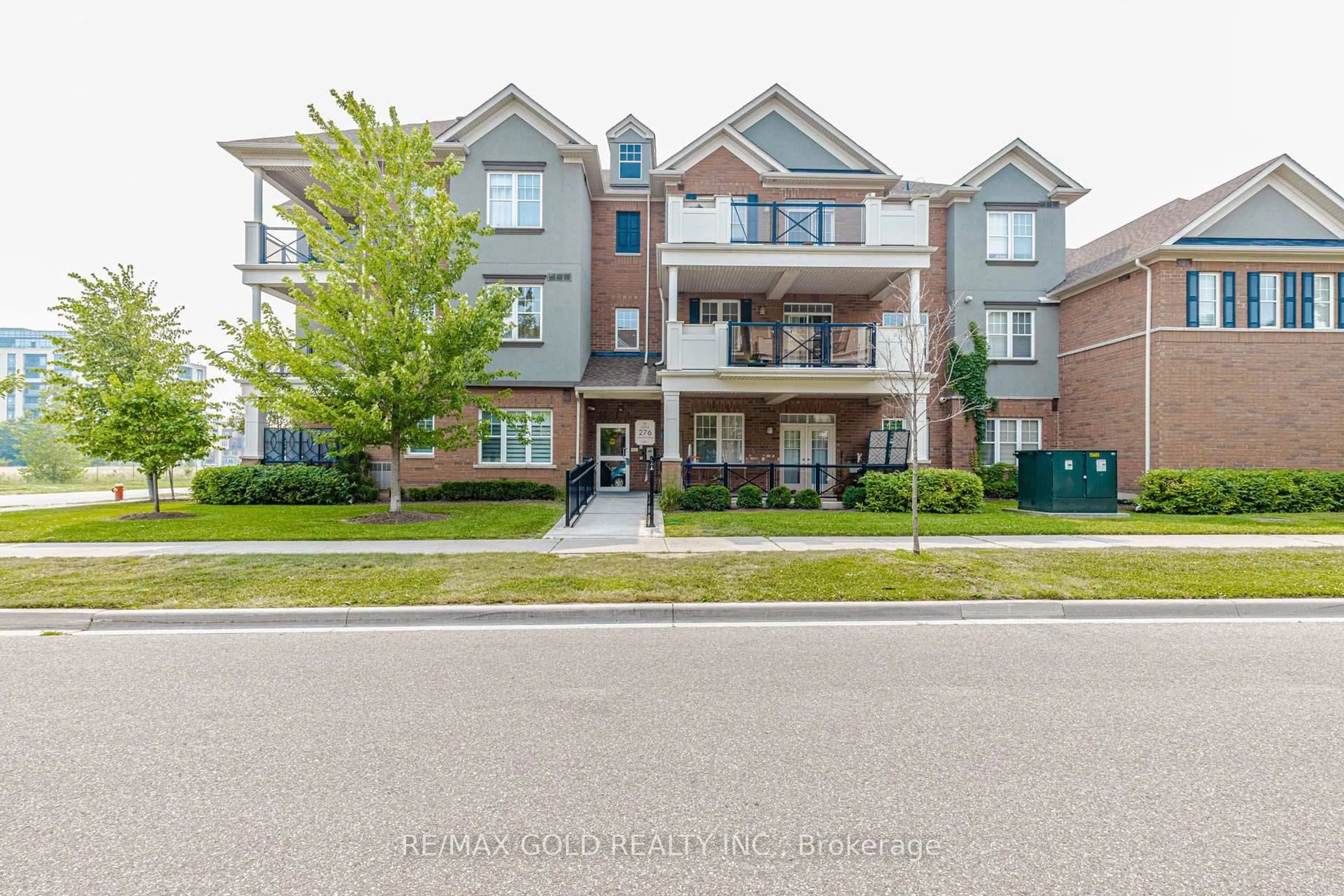 Home with brick exterior material, street for 276 Gatwick Dr #205, Oakville Ontario L6H 7K3