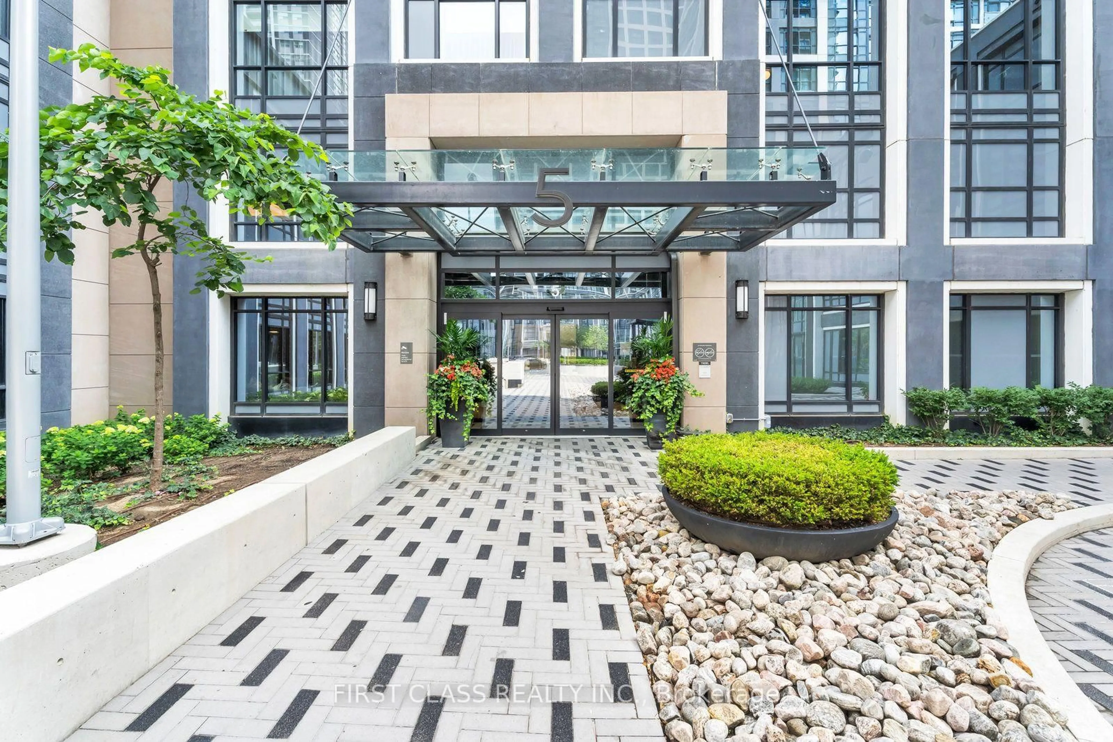 Indoor foyer for 5 Mabelle Ave #531, Toronto Ontario M9A 0C8