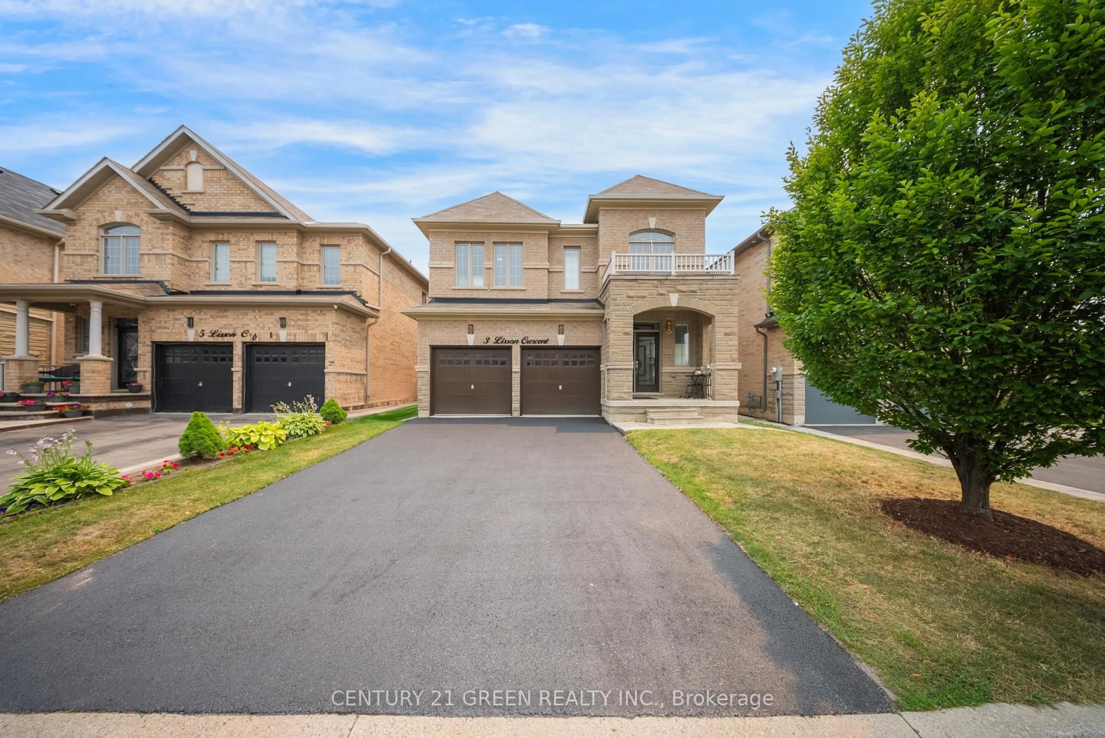 Home with brick exterior material, street for 3 Lisson Cres, Brampton Ontario L6X 5H8