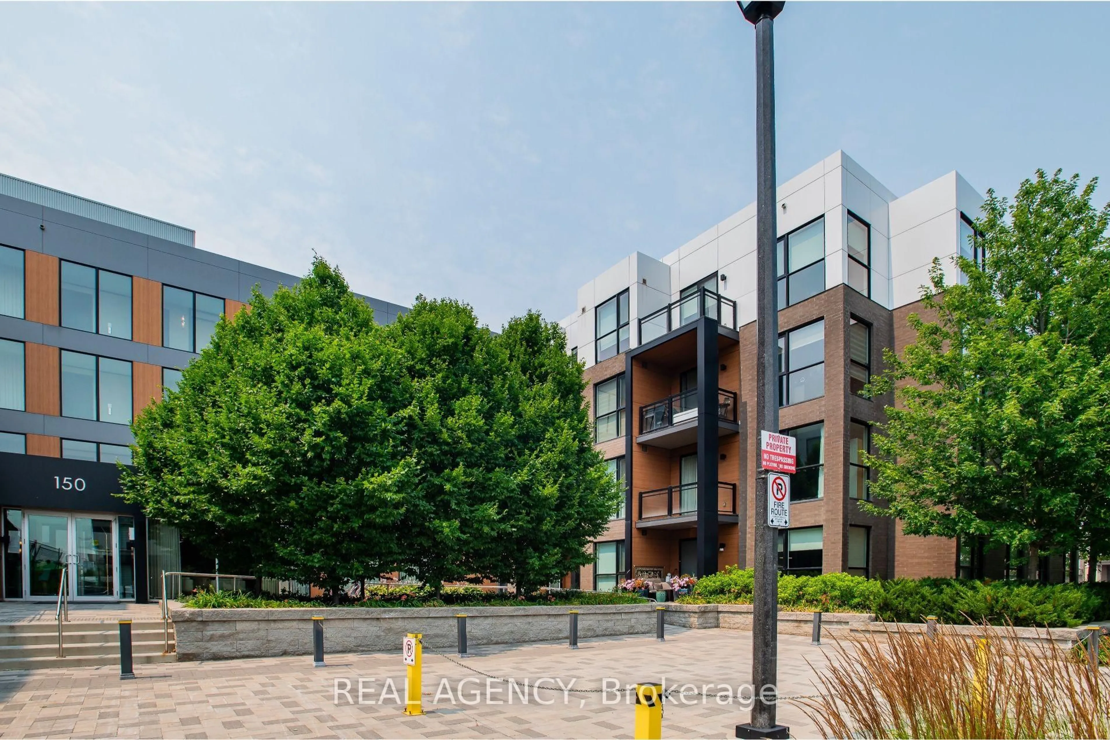 Unknown for 150 Sabina Dr #304, Oakville Ontario L6H 0W3