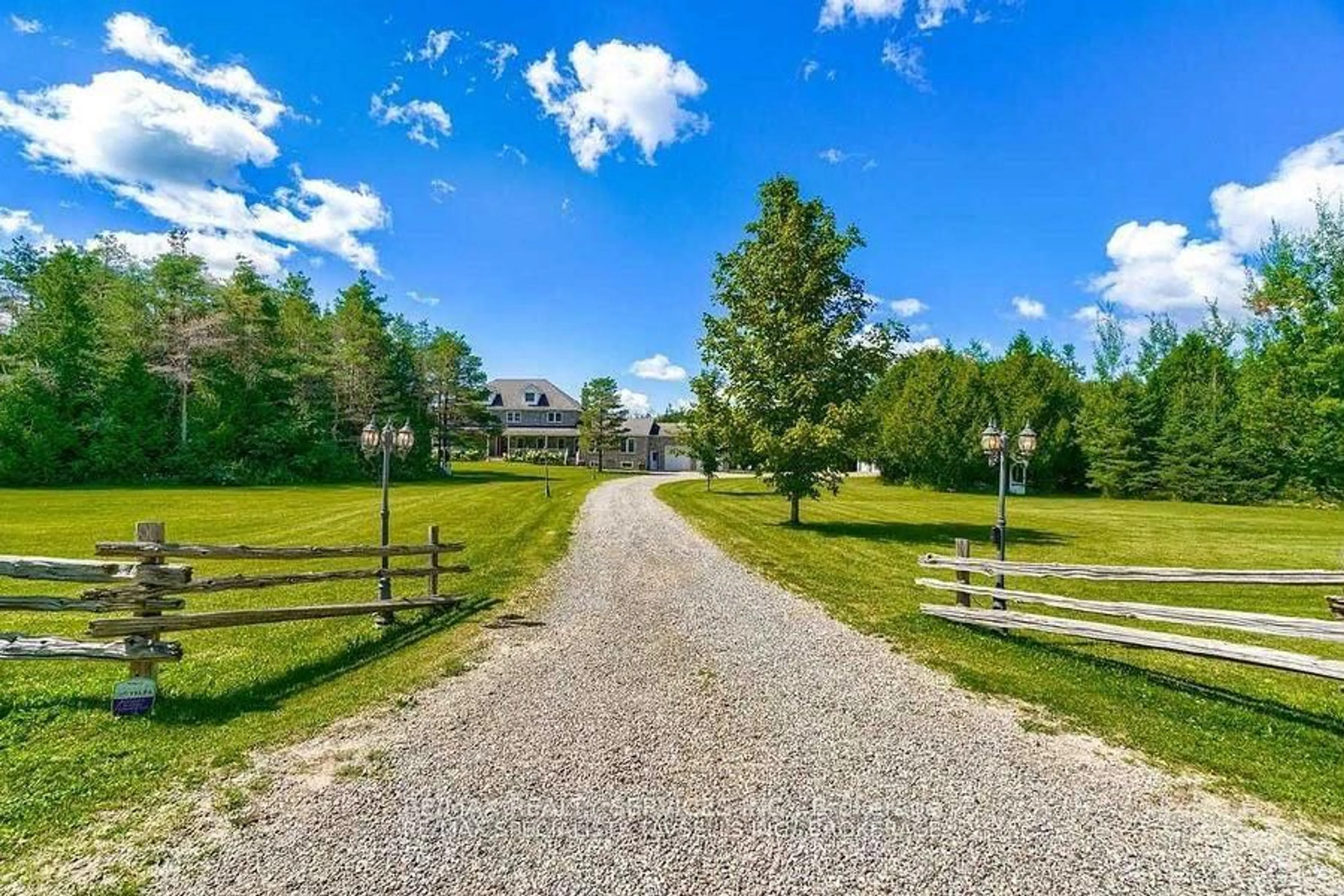A pic from outside/outdoor area/front of a property/back of a property/a pic from drone, unknown for 20040 Kennedy Rd, Caledon Ontario L7K 1Y3