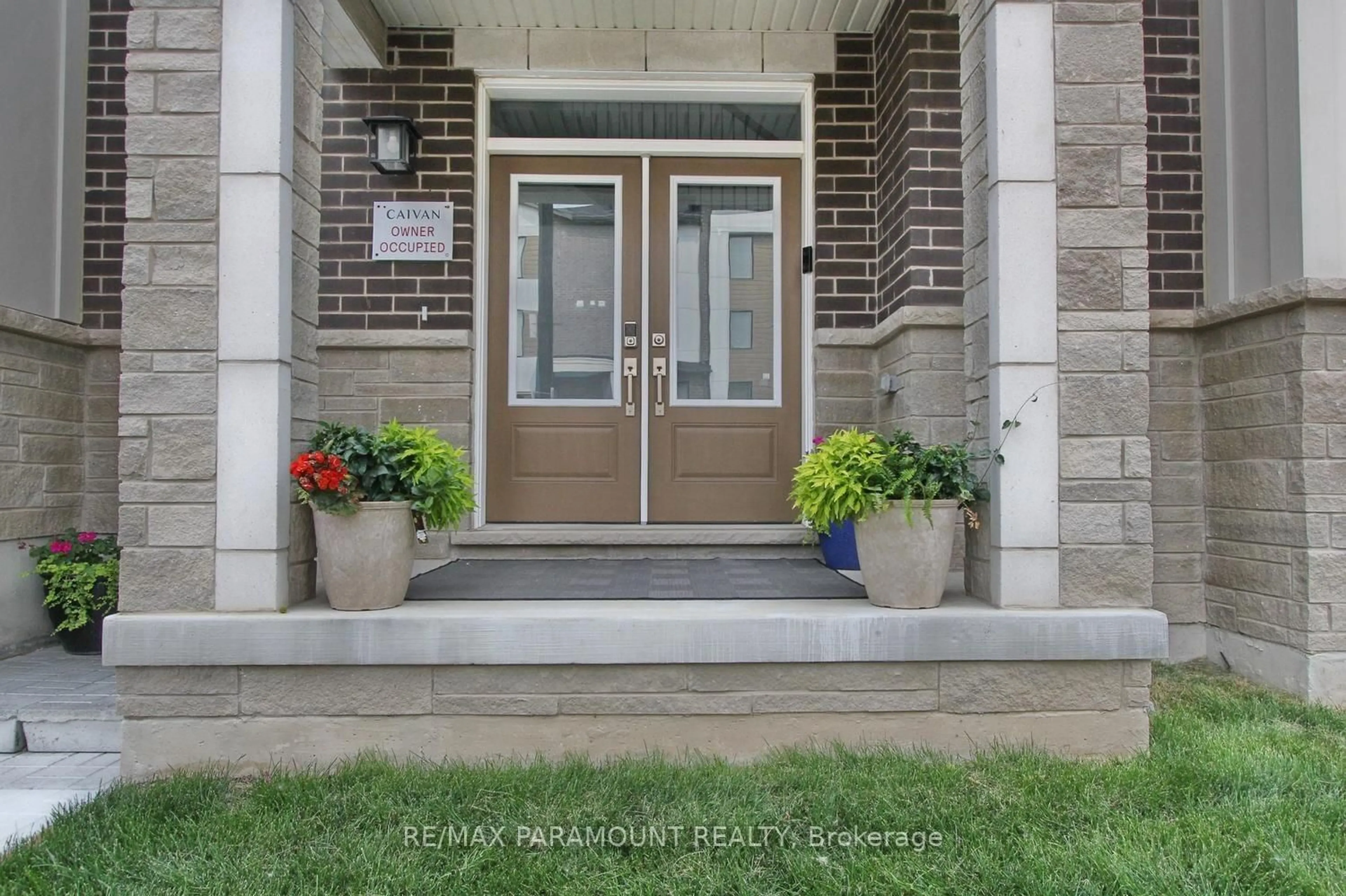 Indoor entryway for 24 Kings Hill Dr, Brampton Ontario L7A 5L9