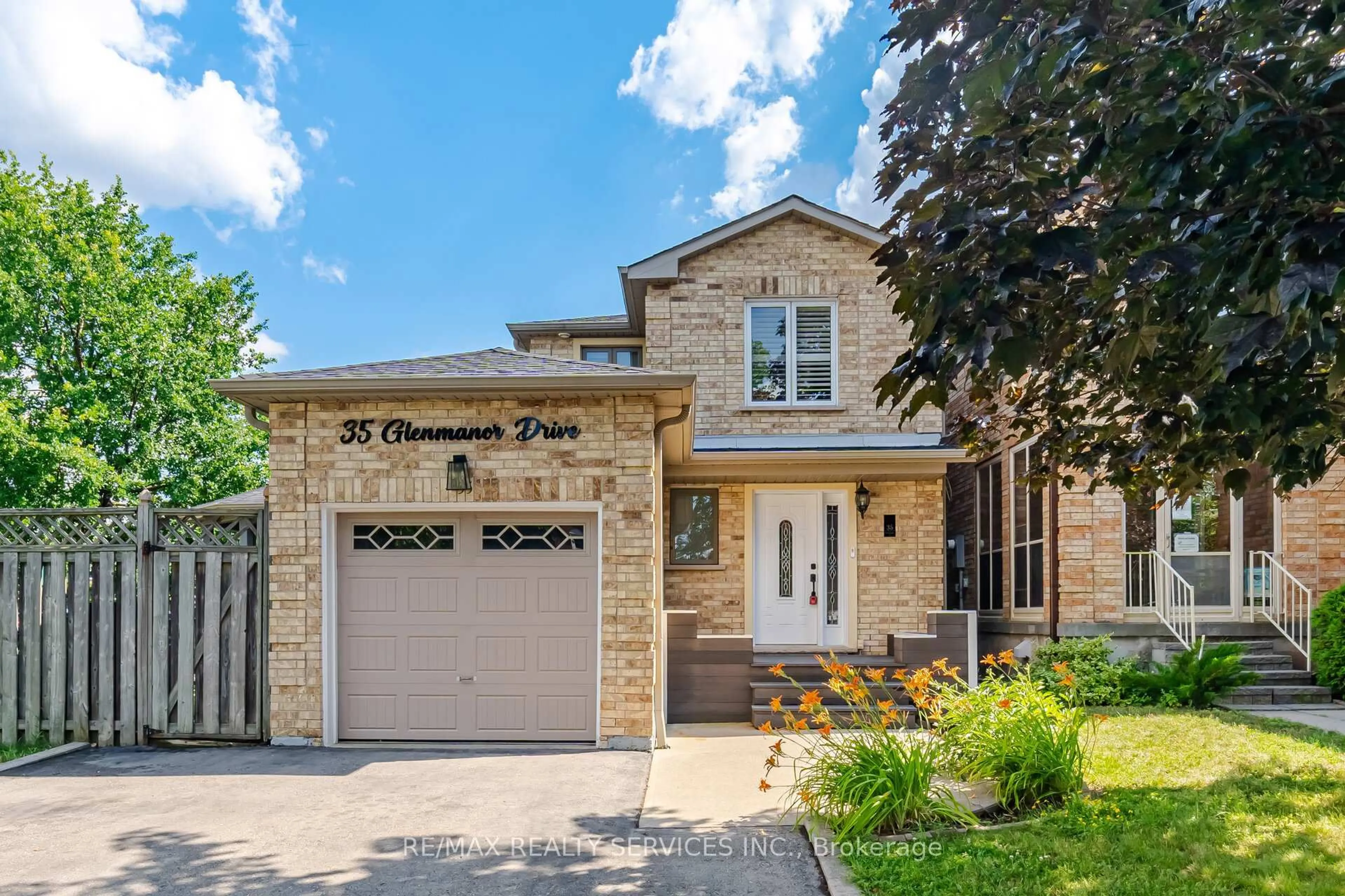 Home with brick exterior material, street for 35 Glenmanor Dr, Brampton Ontario L6Z 3Z1