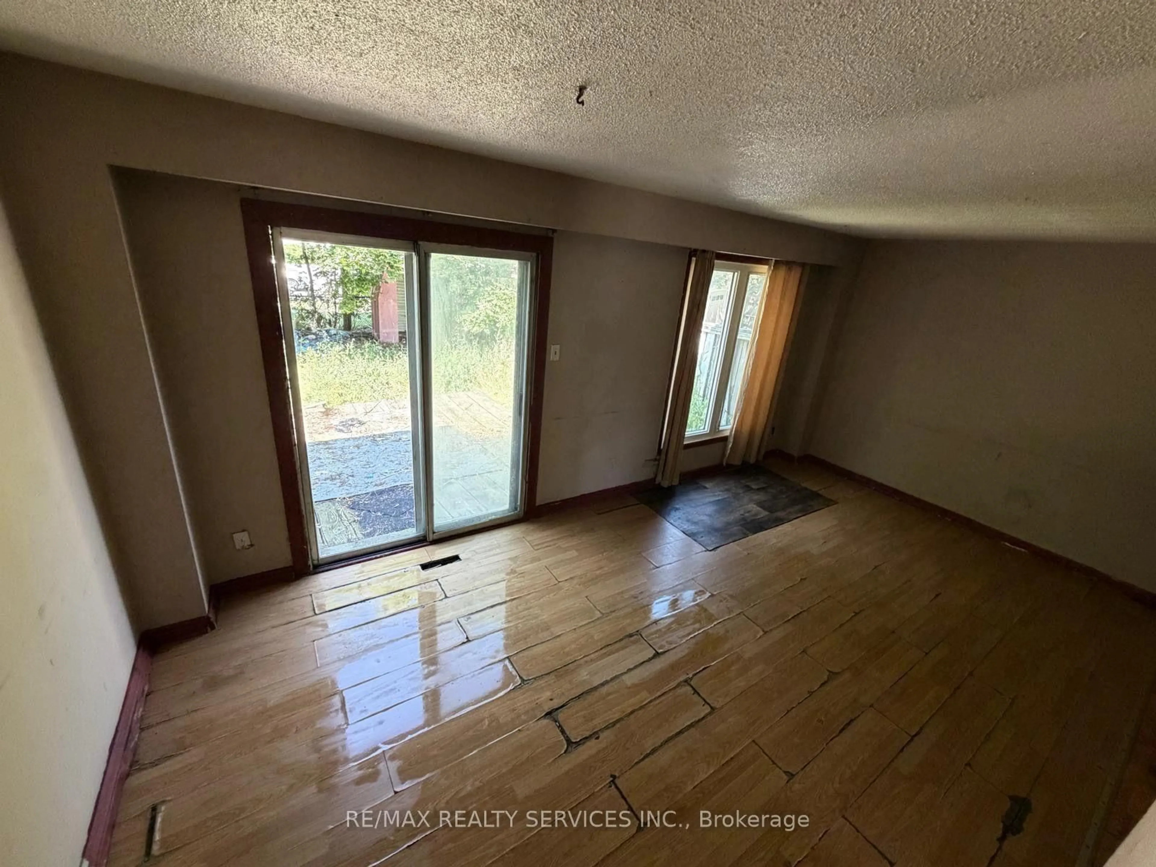 A pic of a room for 20 Lansing Sq, Brampton Ontario L6Z 1E6