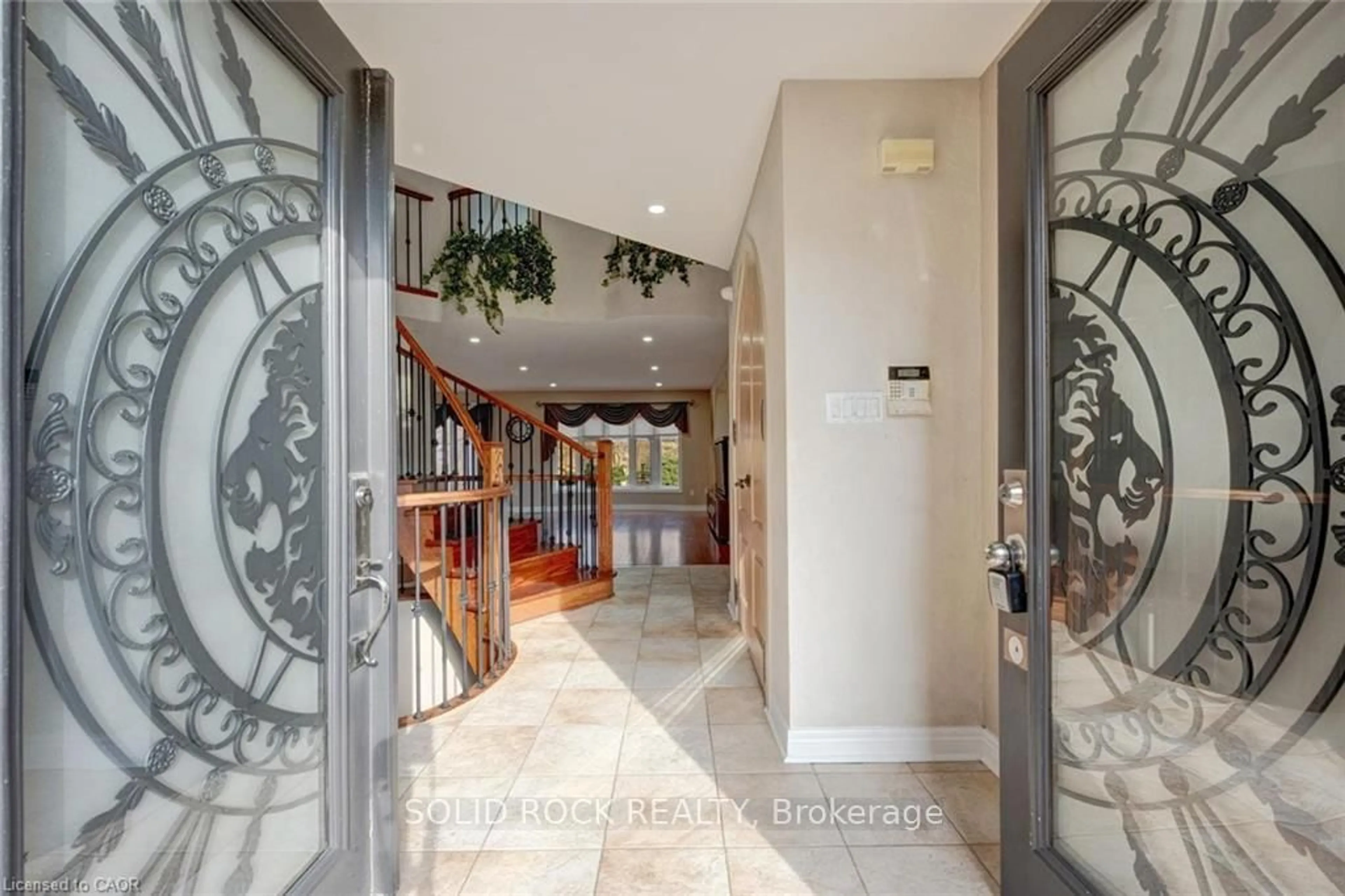 Indoor entryway for 34 Forsyth Cres, Halton Hills Ontario L7G 6G3