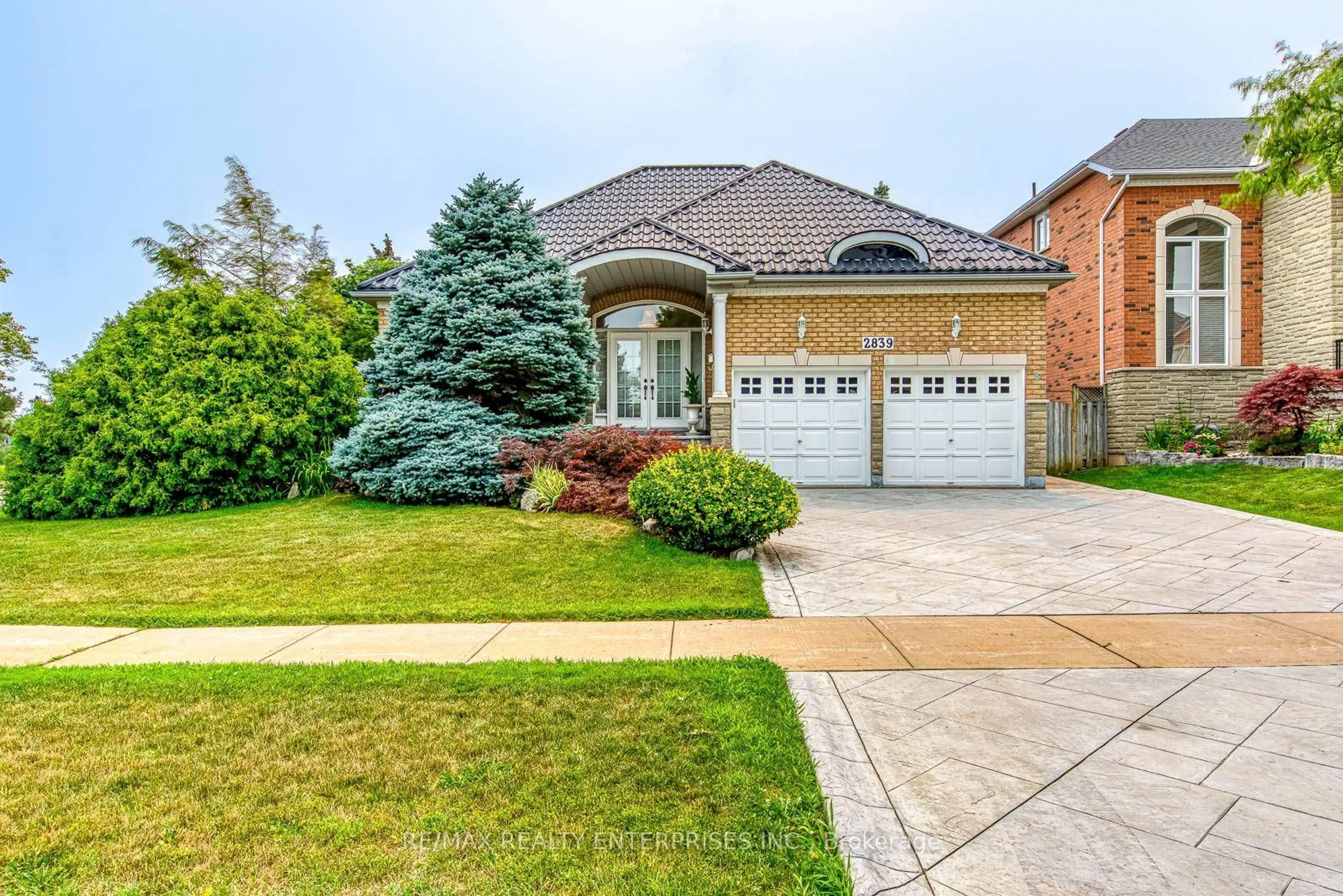 Home with brick exterior material, street for 2839 Bushland Cres, Mississauga Ontario L5J 1Y1