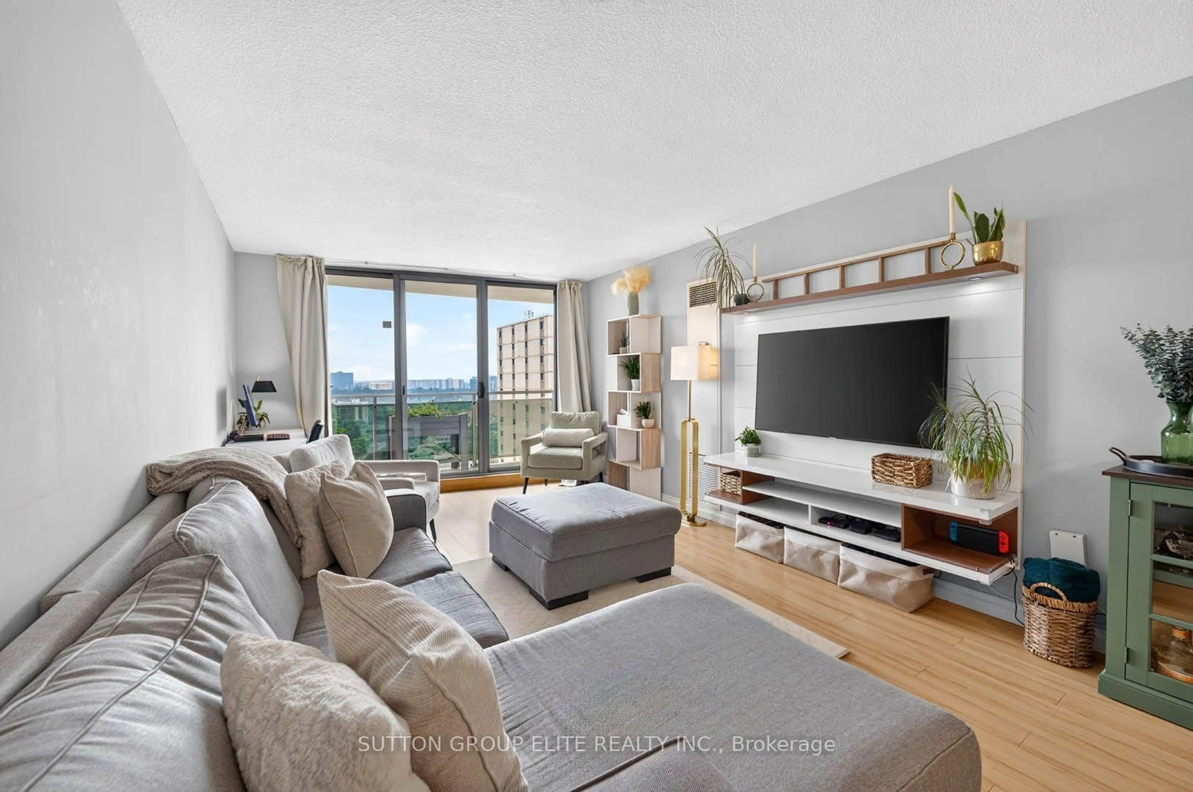 Living room with furniture, unknown for 820 Burnhamthorpe Rd #2010, Toronto Ontario M9C 4W2