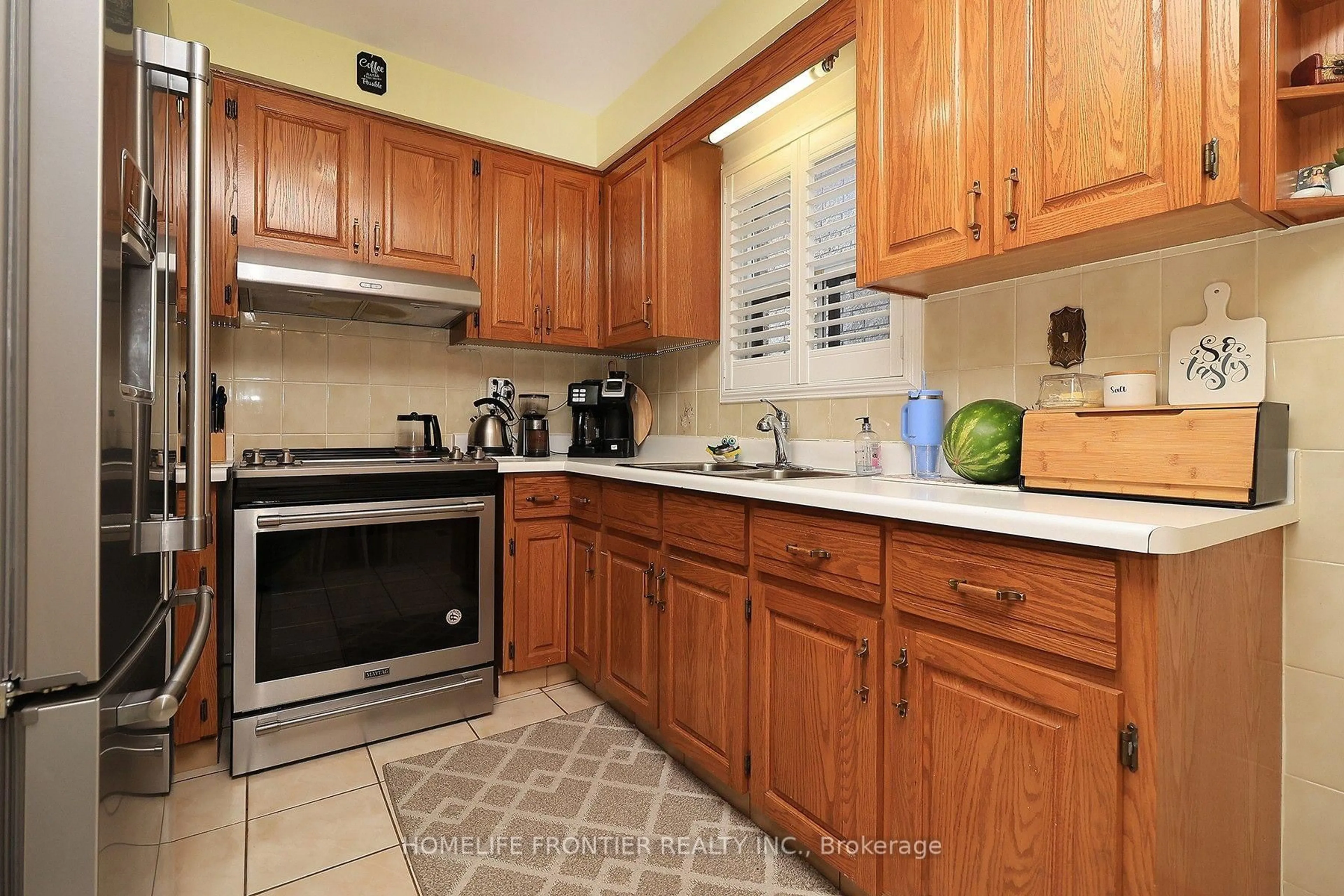 Standard kitchen, ceramic/tile floor for 239 Beta St, Toronto Ontario M8W 4H7