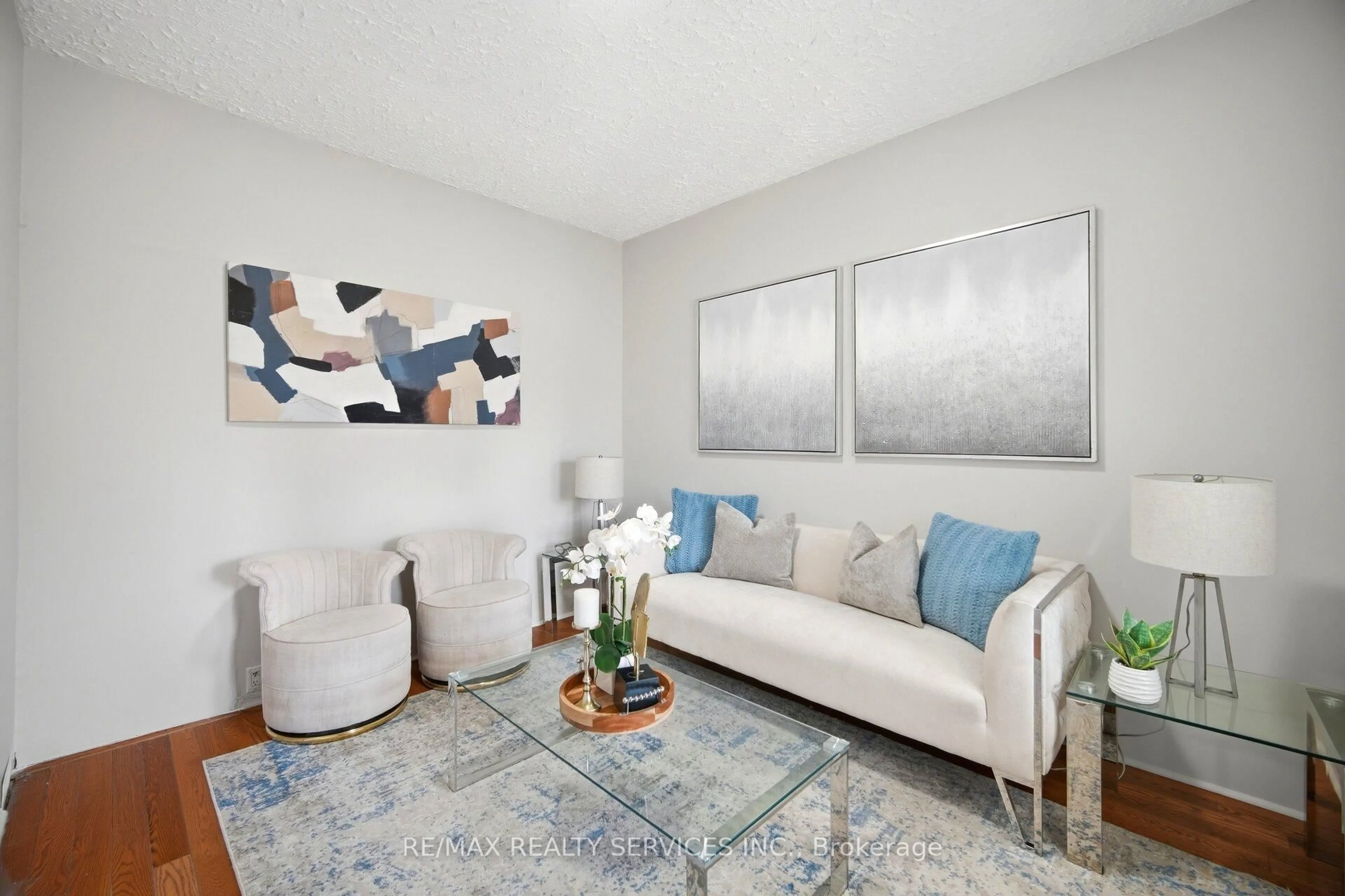 Living room with furniture, unknown for 1147 Dufferin St, Toronto Ontario M6H 4B7