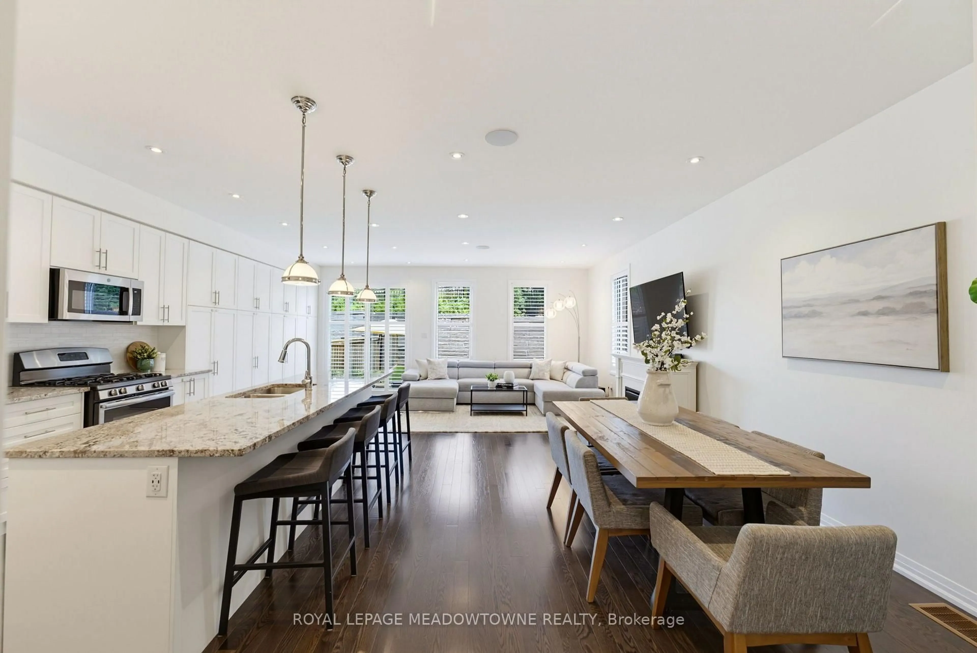 Open concept kitchen, unknown for 779 Banks Cres, Milton Ontario L9T 9A3