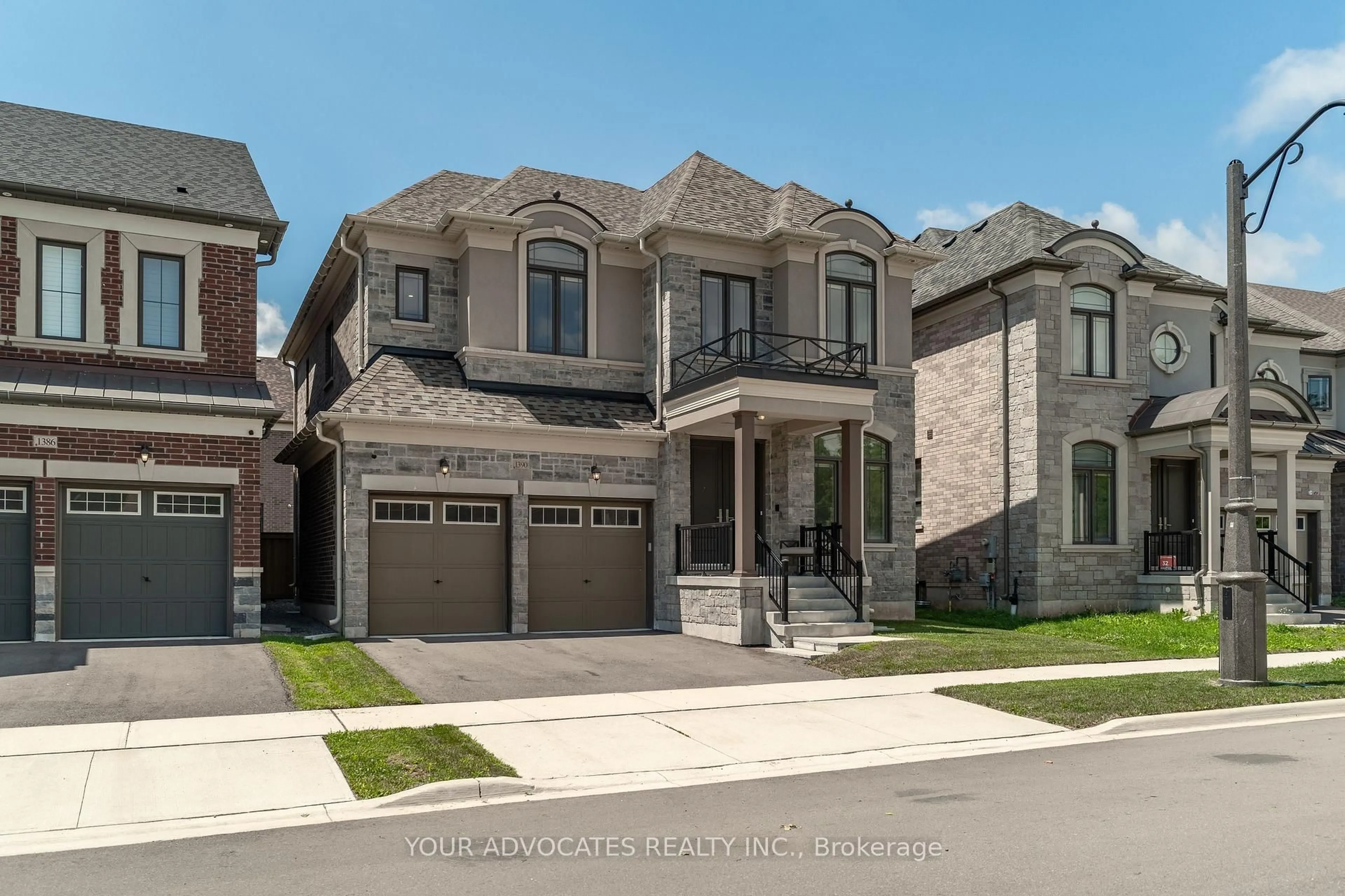 Home with brick exterior material, street for 1390 Queens Plate Rd, Oakville Ontario L6M 5L4