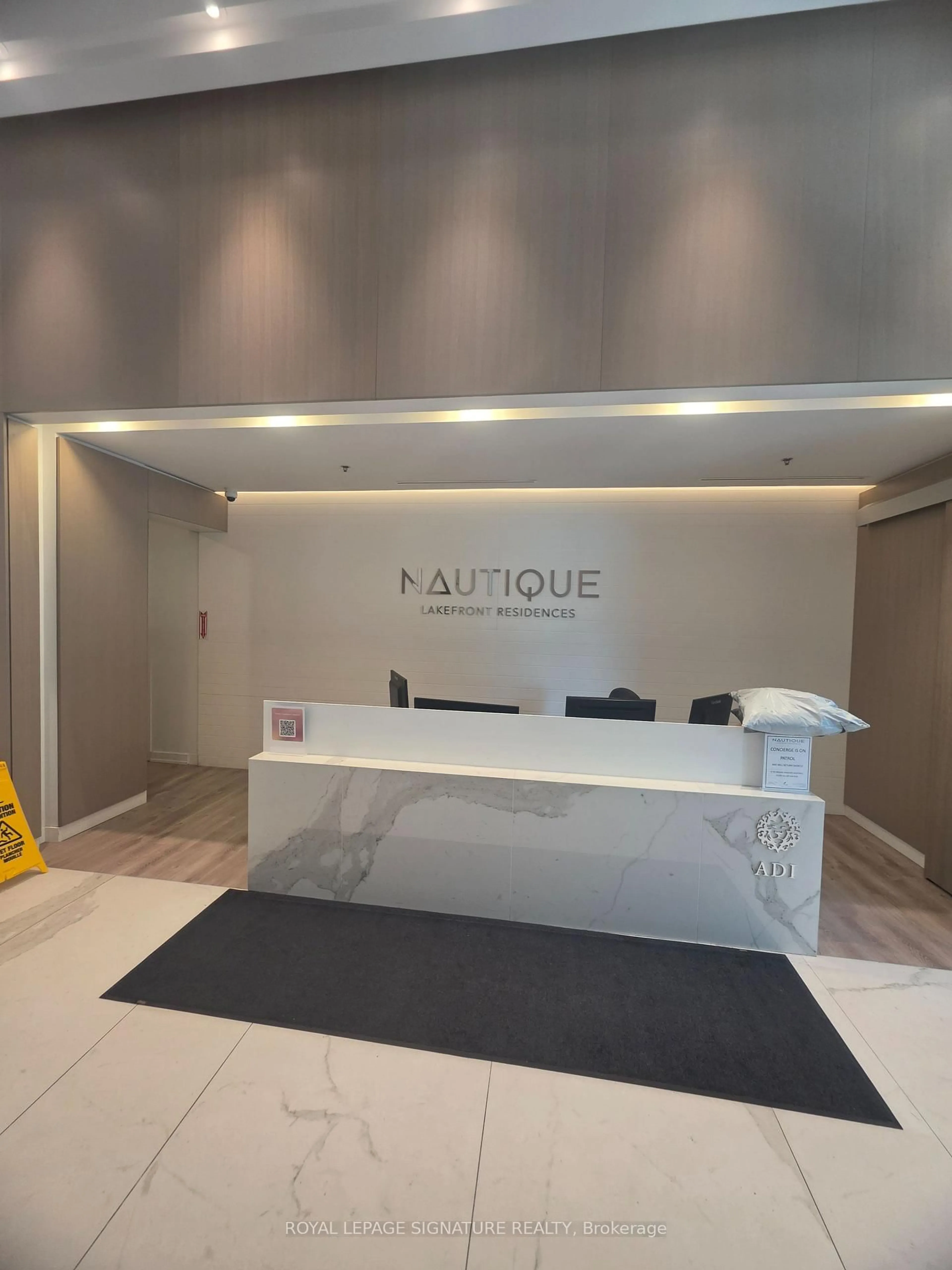 Indoor foyer for 370 Martha St #1903, Burlington Ontario L7R 0G9