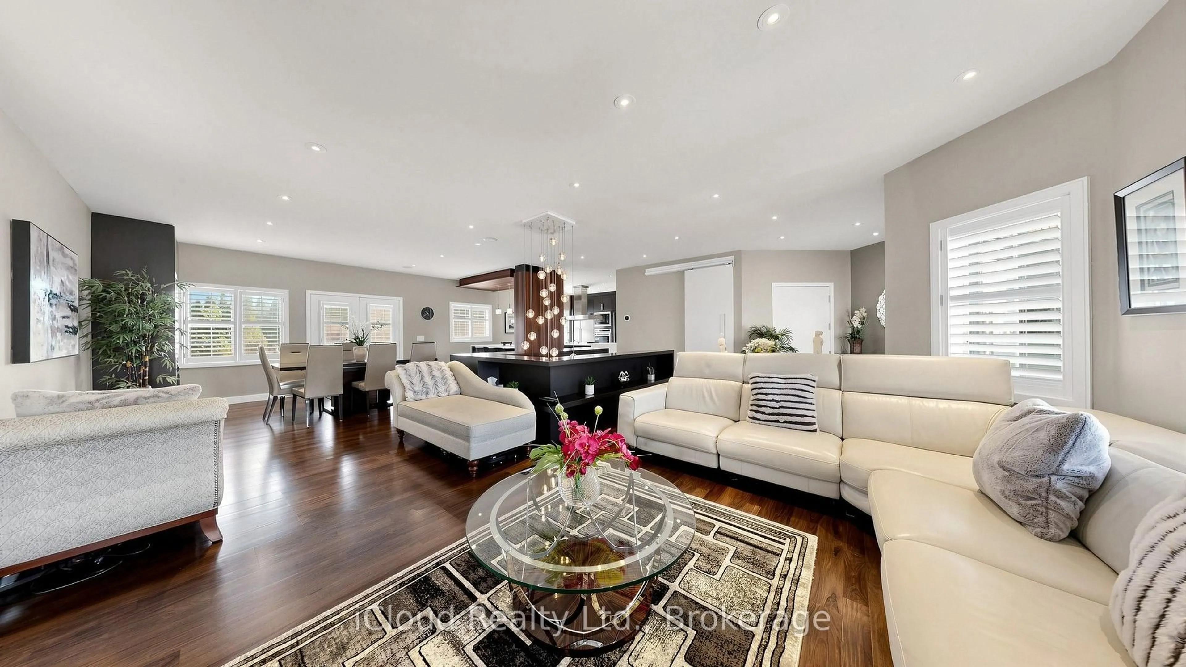 Living room with furniture, unknown for 30 Orchard Park Gate, Brampton Ontario L6R 1W5