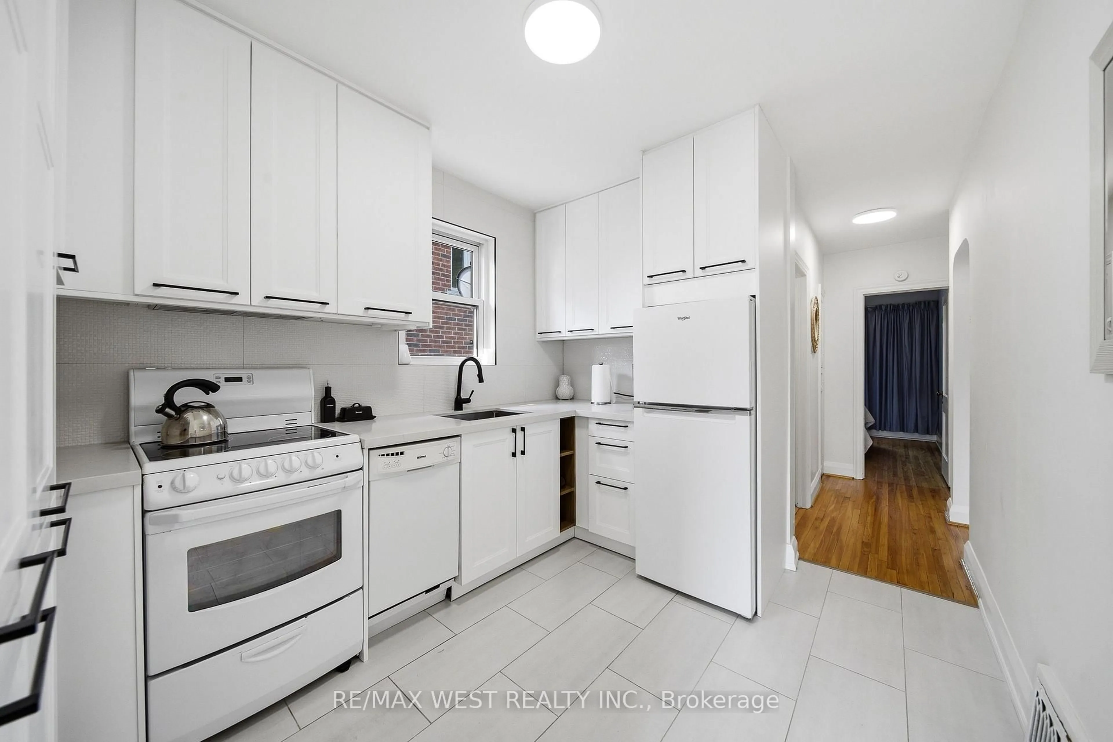 Standard kitchen, unknown for 28 Aldgate Ave, Toronto Ontario M8Y 3L6